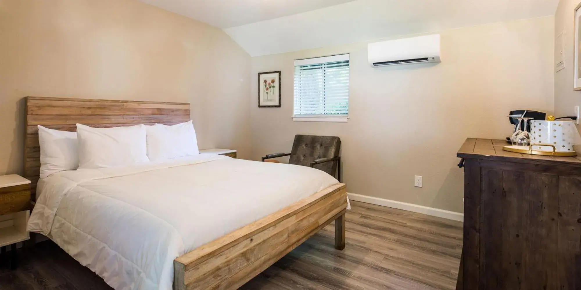 Bed in Cottages On River Road Bed in Cottages On River Road