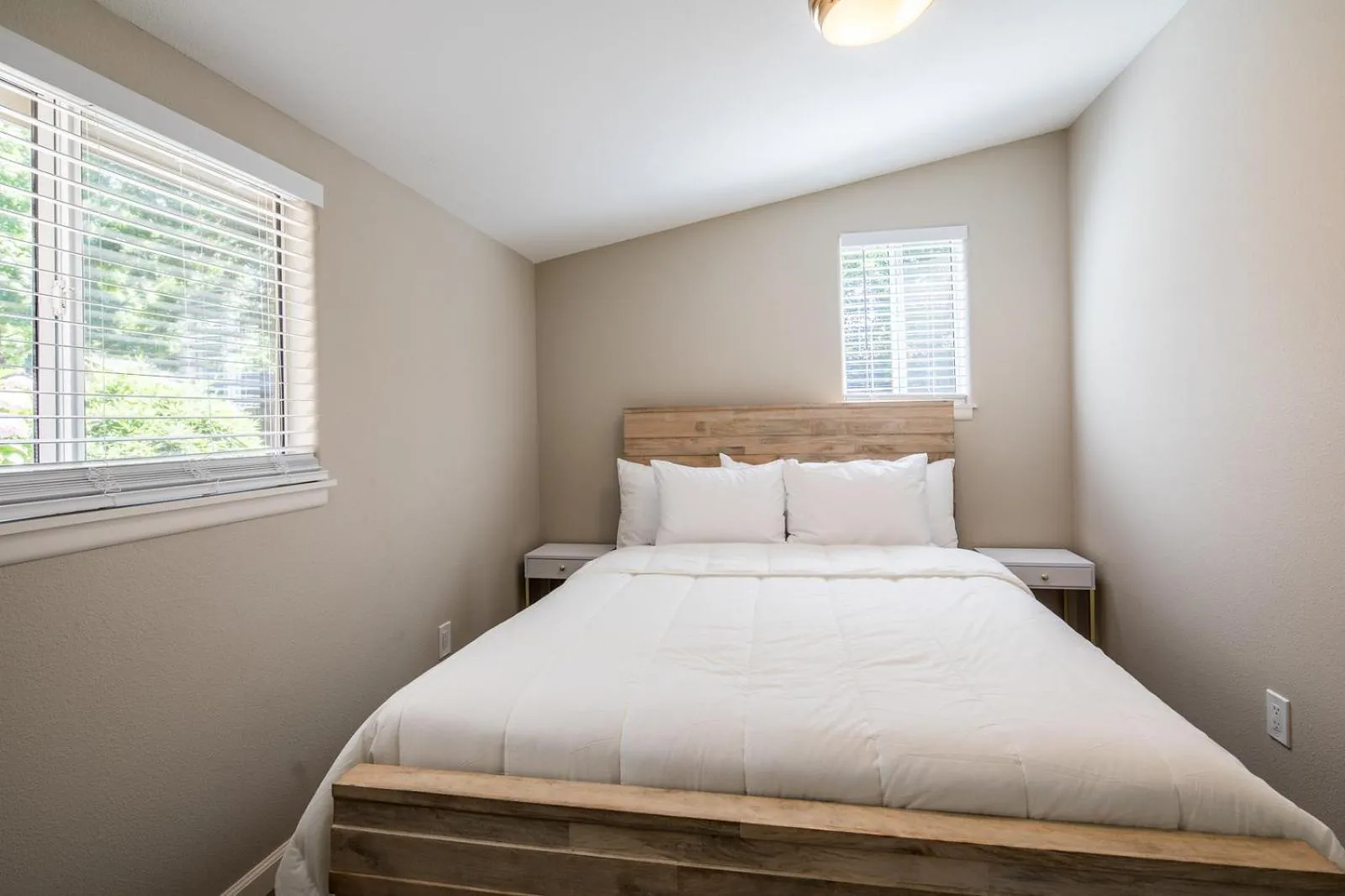 Bed in Cottages On River Road