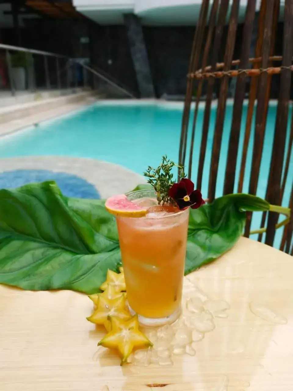 Swimming pool in Medellín Vibes Hostel Swimming pool in Medellín Vibes Hostel