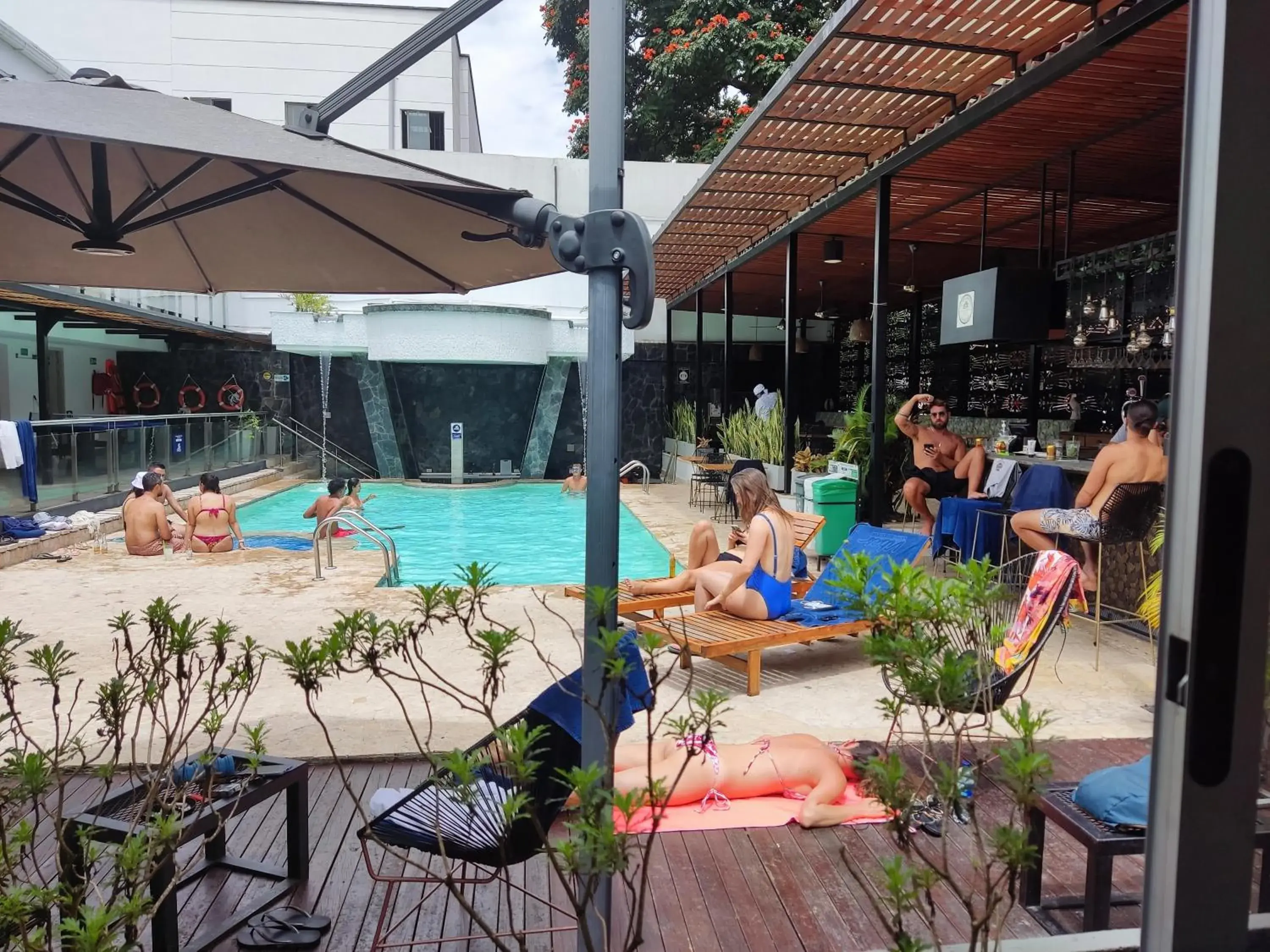 Property building in Medellín Vibes Hostel Property building in Medellín Vibes Hostel