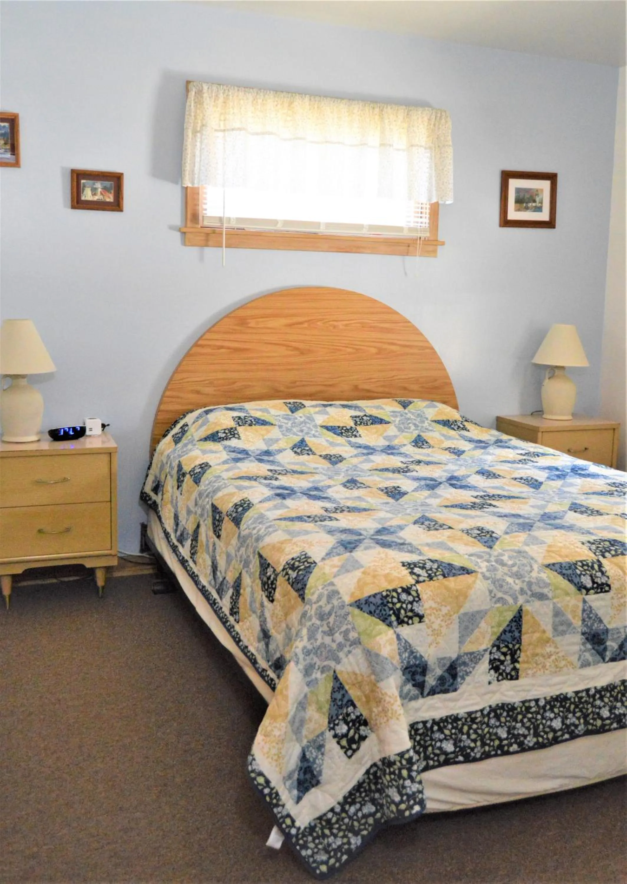 Bed in Baileys Sunset Cottages