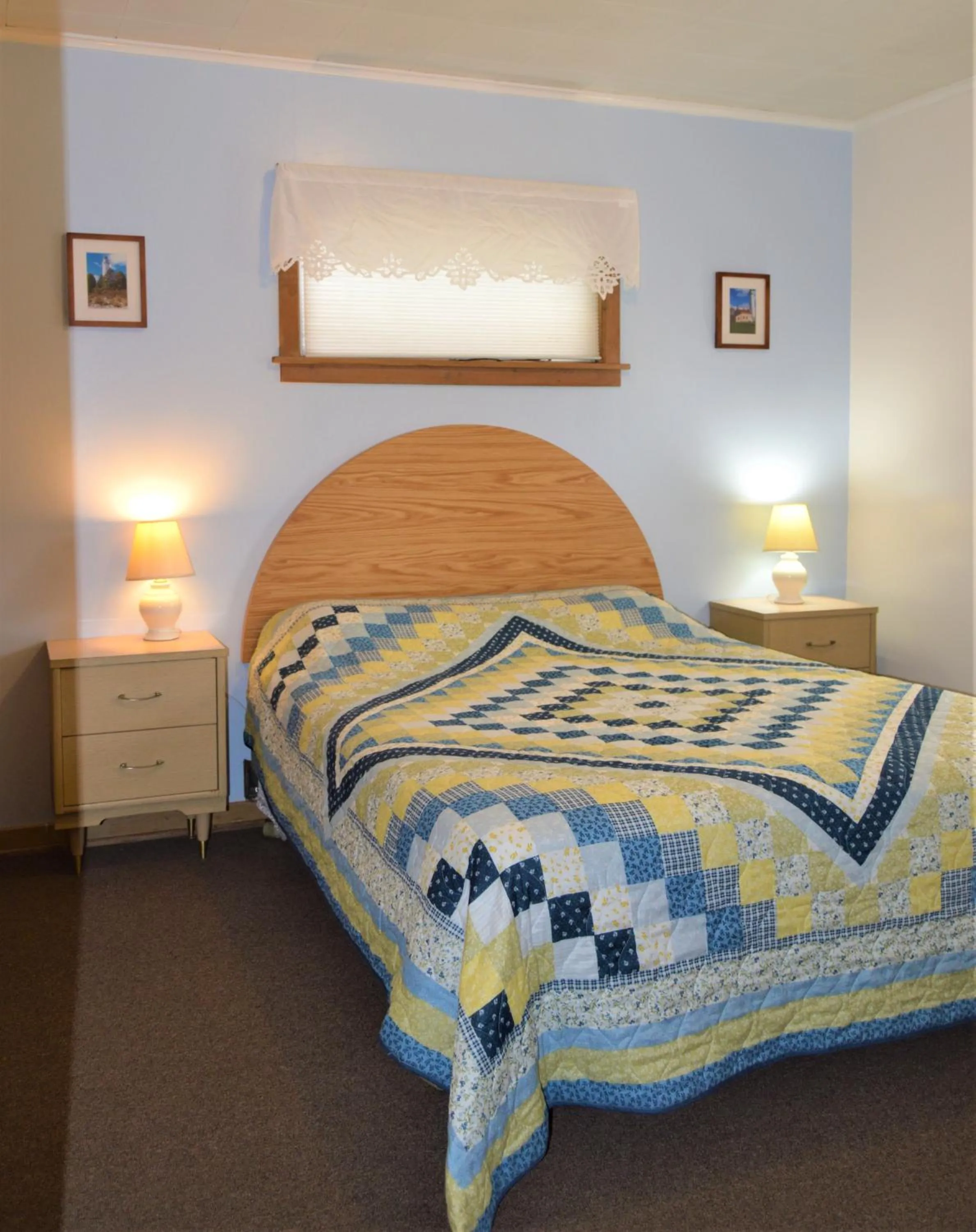 Bedroom, Bed in Baileys Sunset Cottages