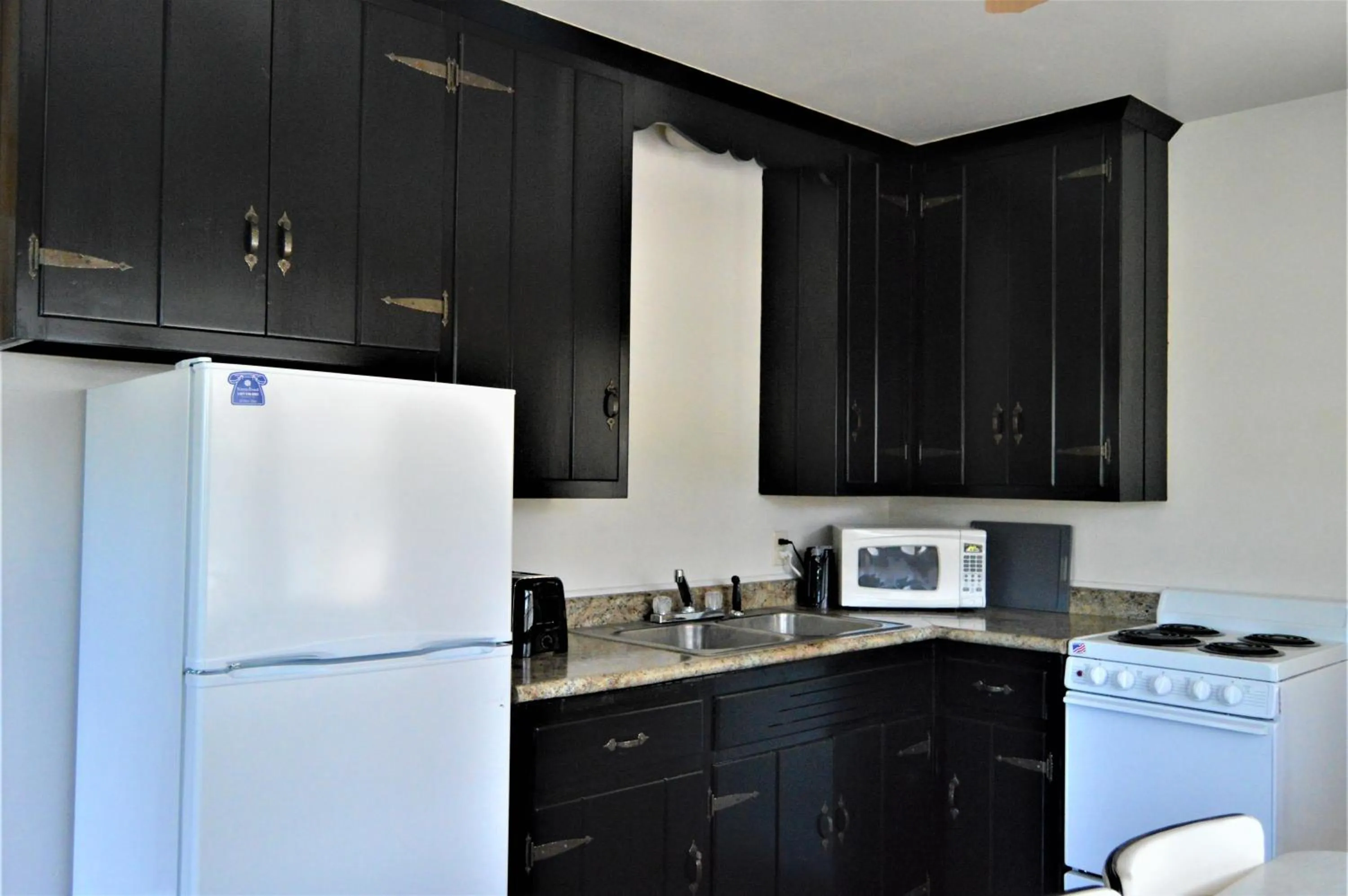 Kitchen or kitchenette in Baileys Sunset Cottages