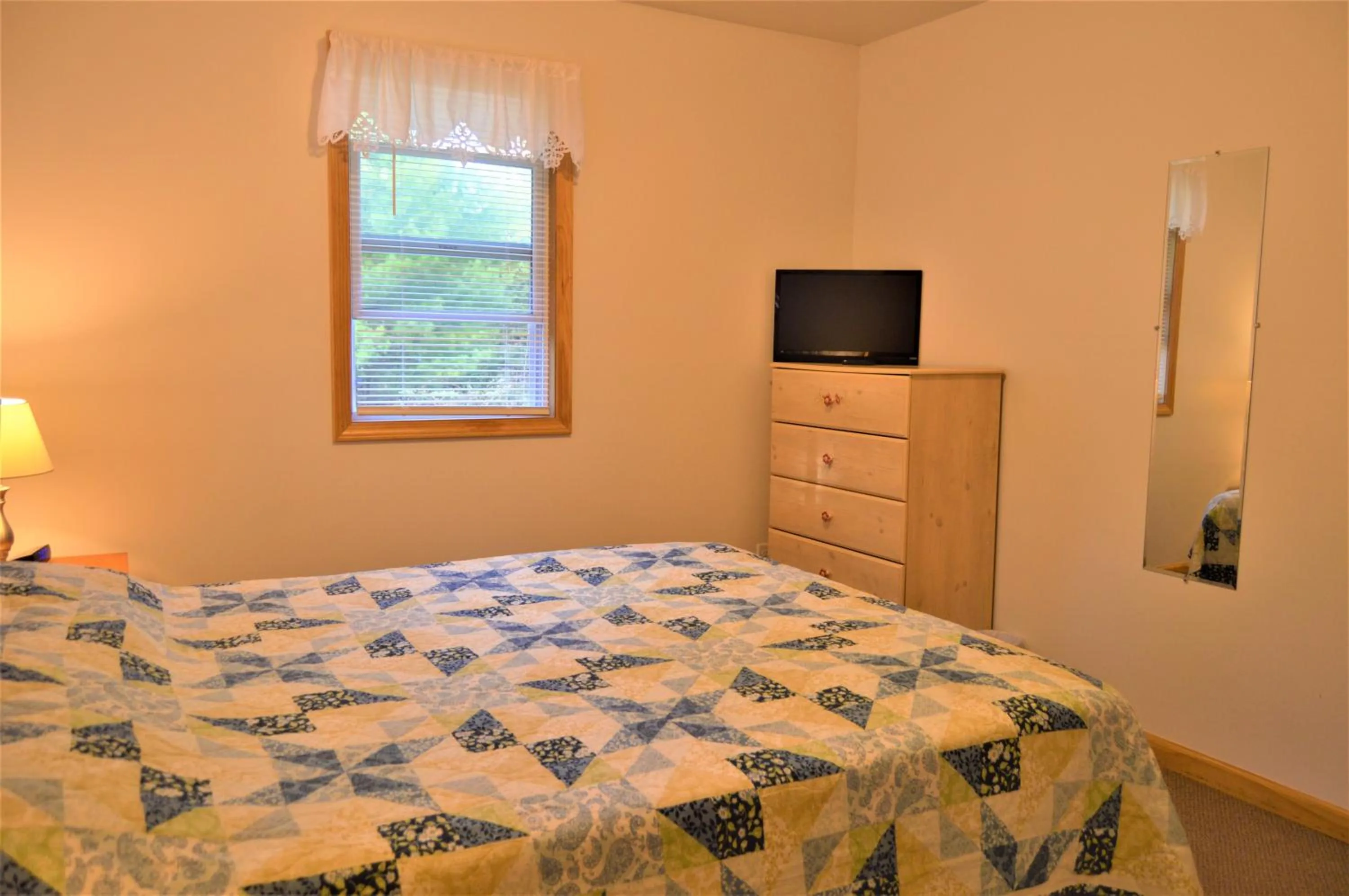 Bedroom, Bed in Baileys Sunset Cottages