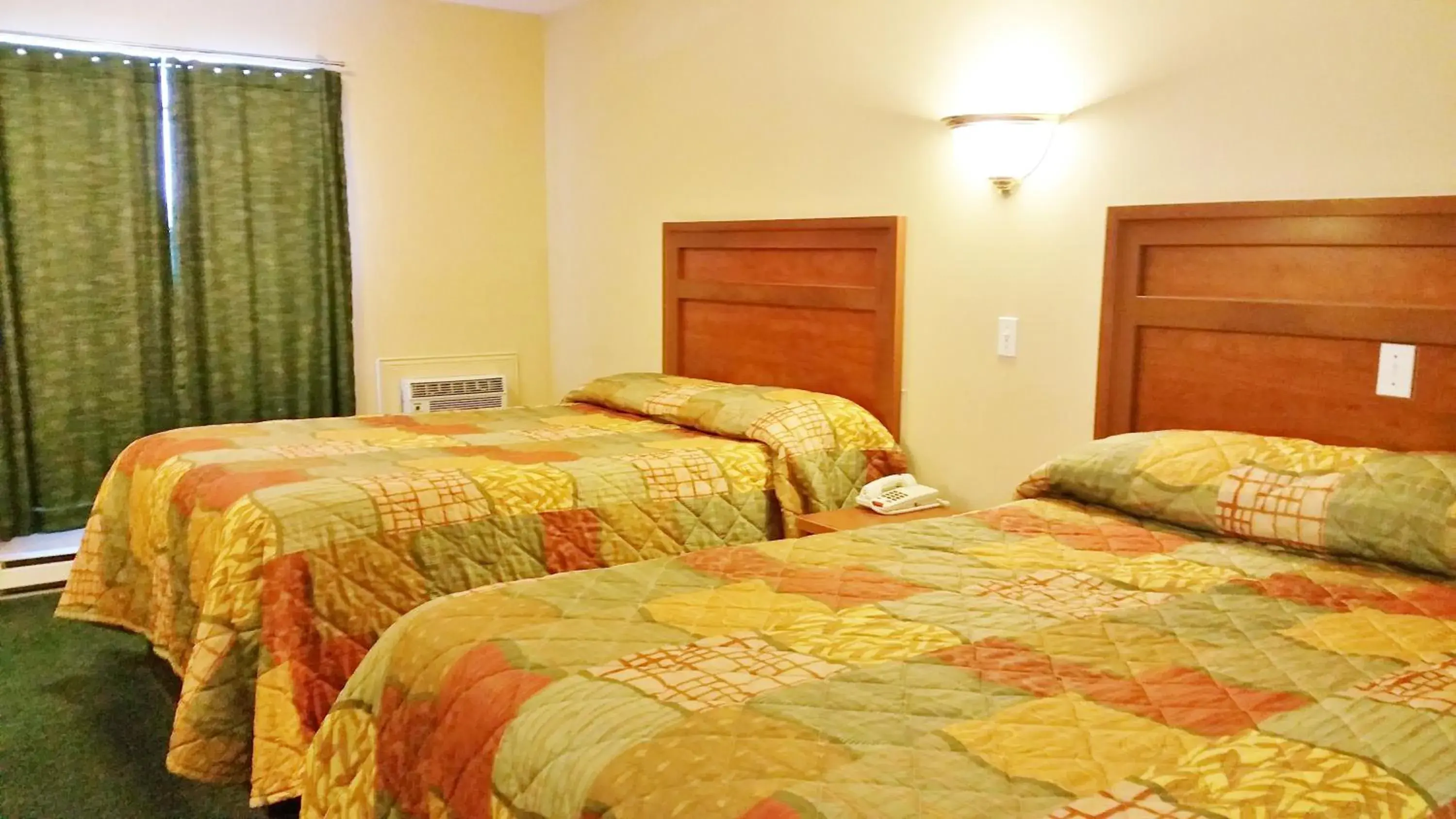 Double Suite with Two Double Beds in Alpine Motel Double Suite with Two Double Beds in Alpine Motel