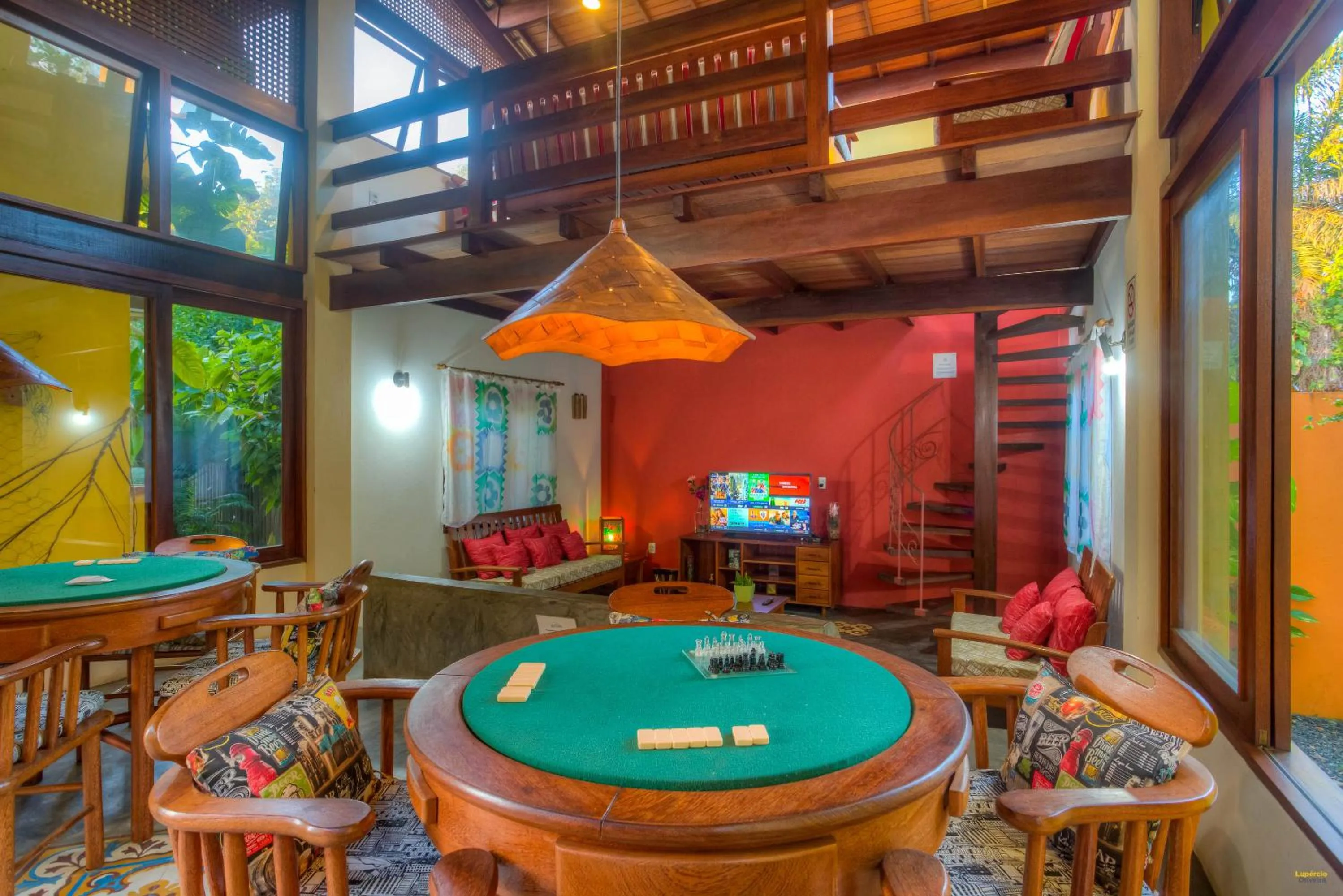 Communal lounge/ TV room in Pousada Maria Farinha