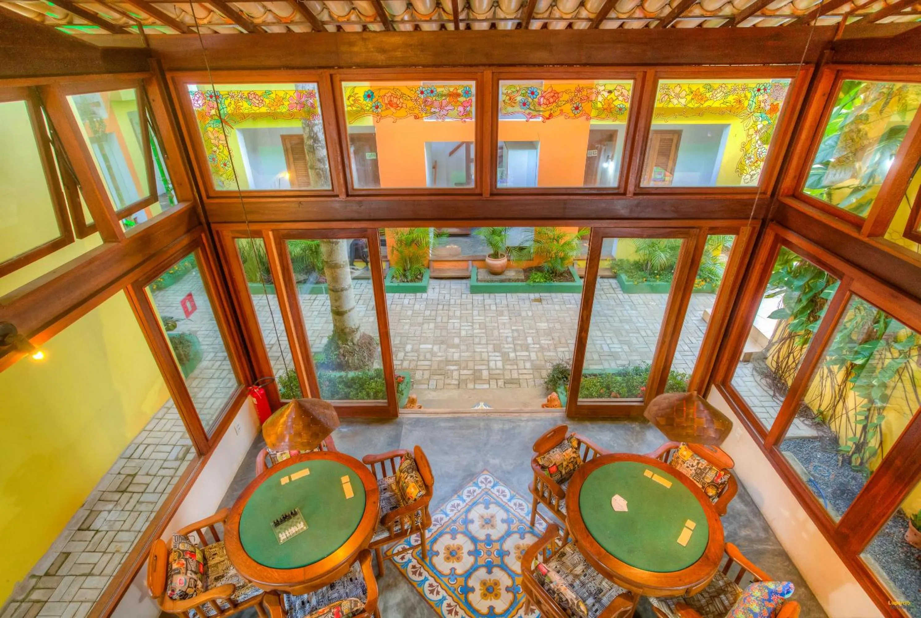 Communal lounge/ TV room in Pousada Maria Farinha