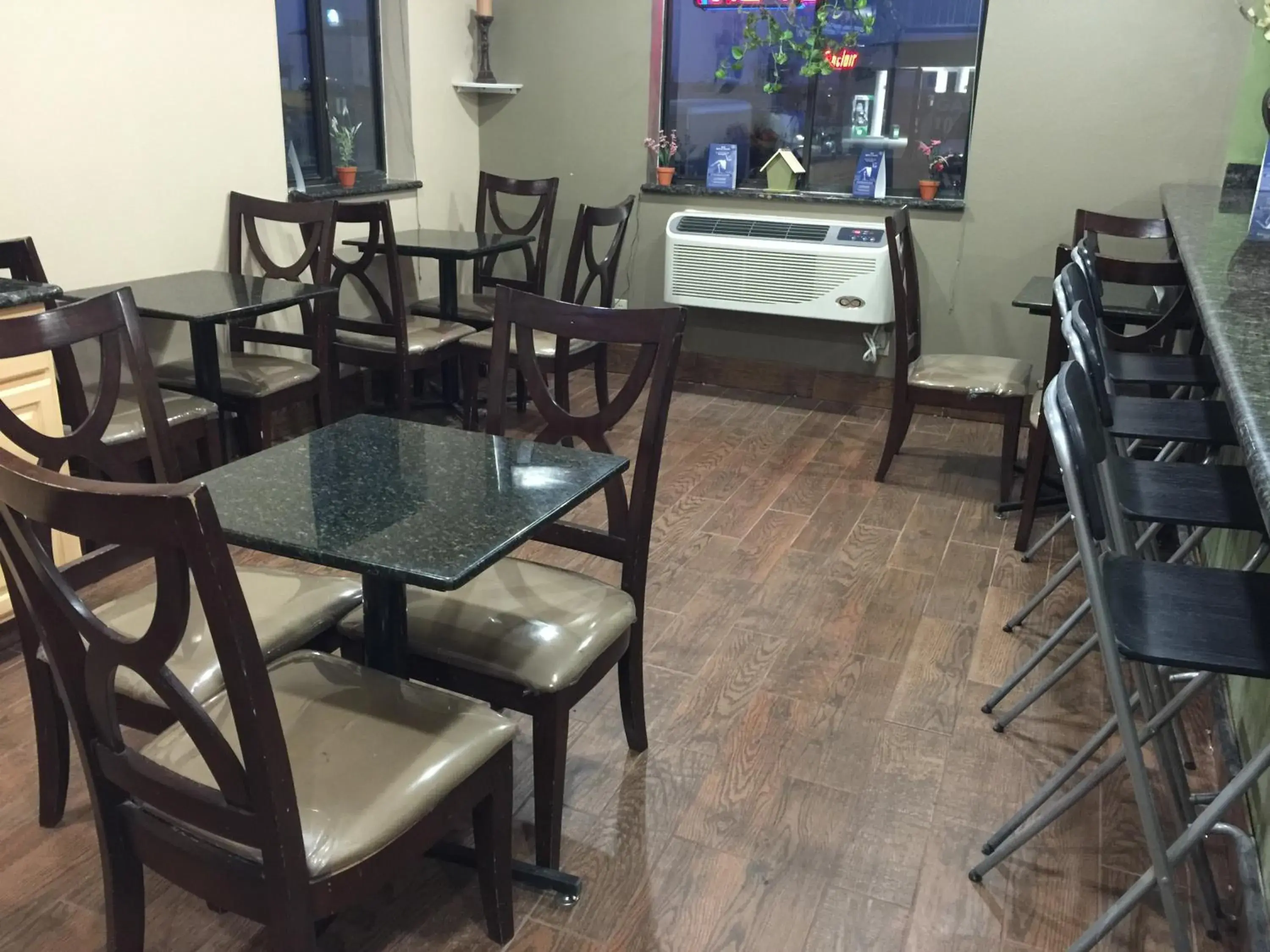 Lounge or bar in Super 8 by Wyndham Cedar City Lounge or bar in Super 8 by Wyndham Cedar City
