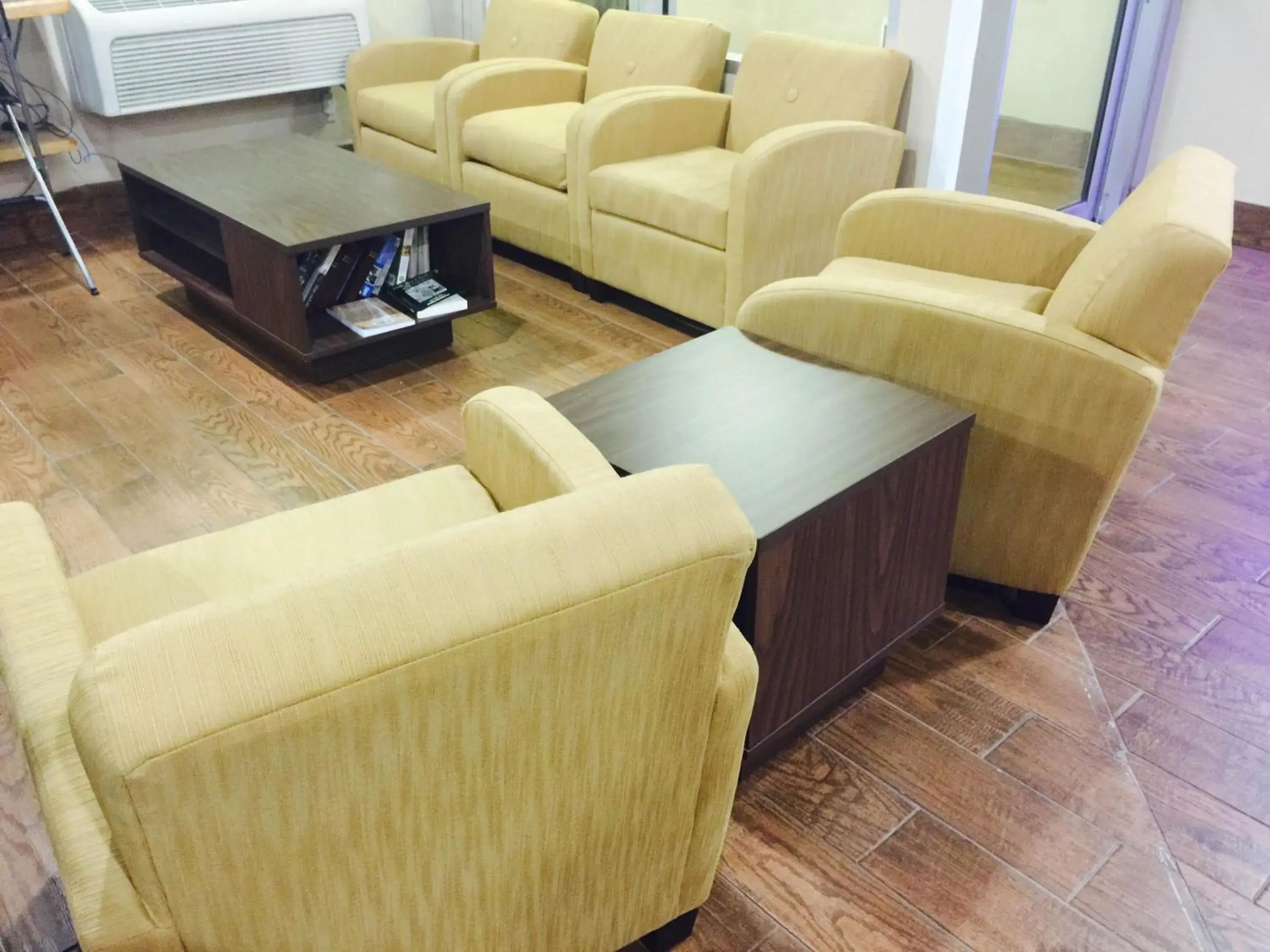 Living room in Super 8 by Wyndham Cedar City Living room in Super 8 by Wyndham Cedar City