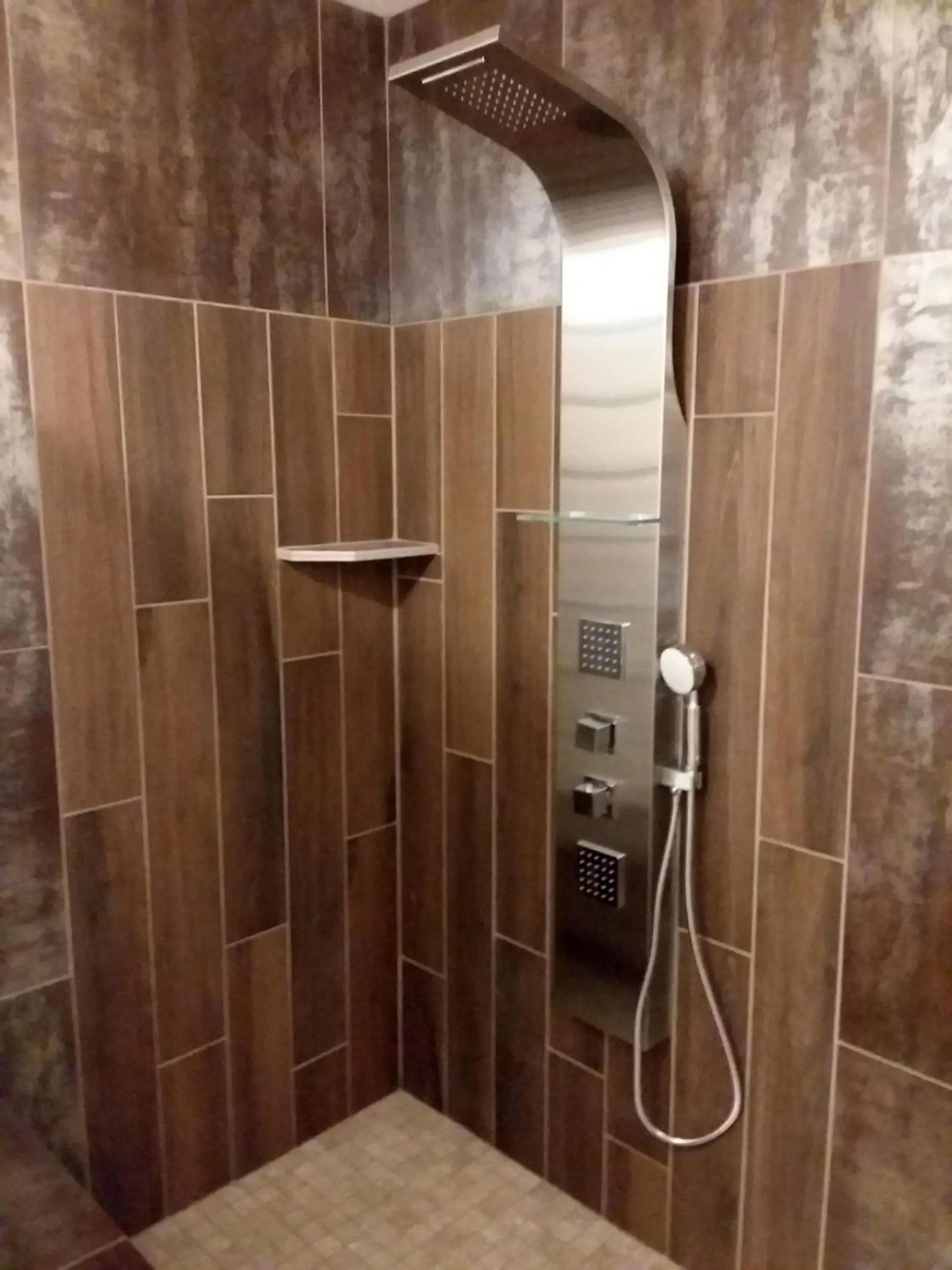 Shower in DiamondStone Guest Lodges