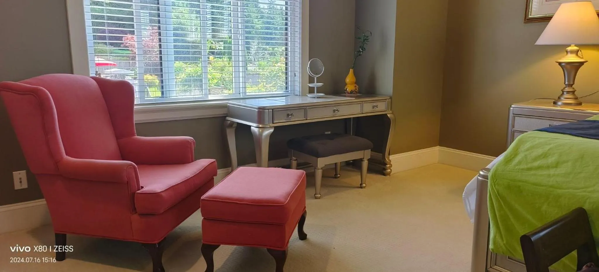 Bed in Sunny Island by White Rock B&B