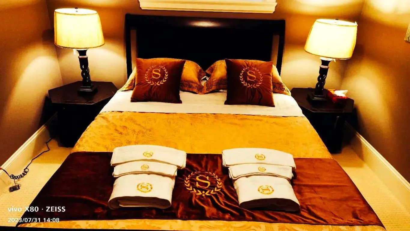 Standard Queen Room in Sunny Island by White Rock B&B Standard Queen Room in Sunny Island by White Rock B&B