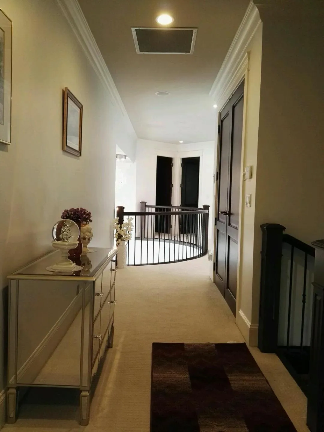 Photo of the whole room, Bed in Sunny Island by White Rock B&B