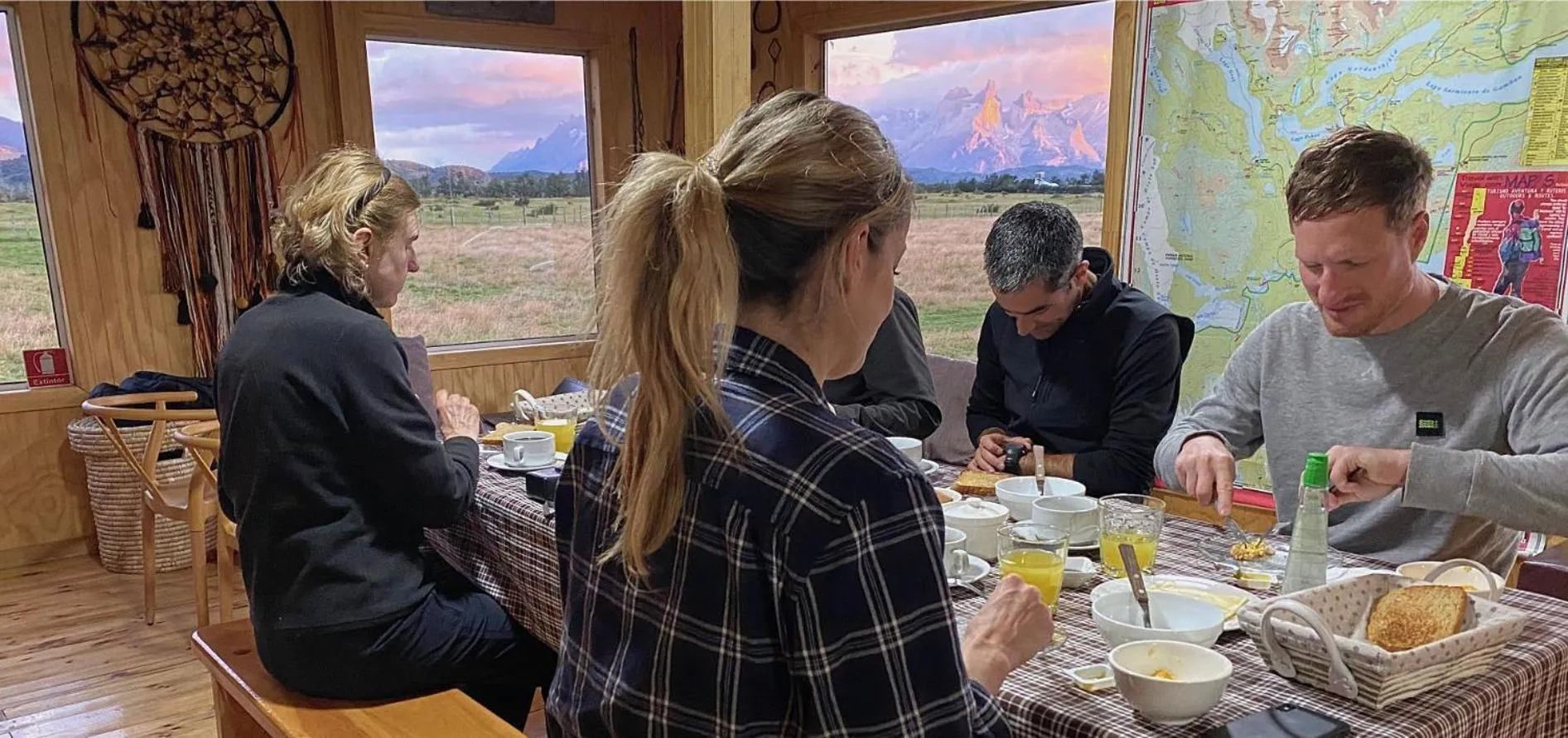 Breakfast in Vista al Paine - Refugio de Aventura
