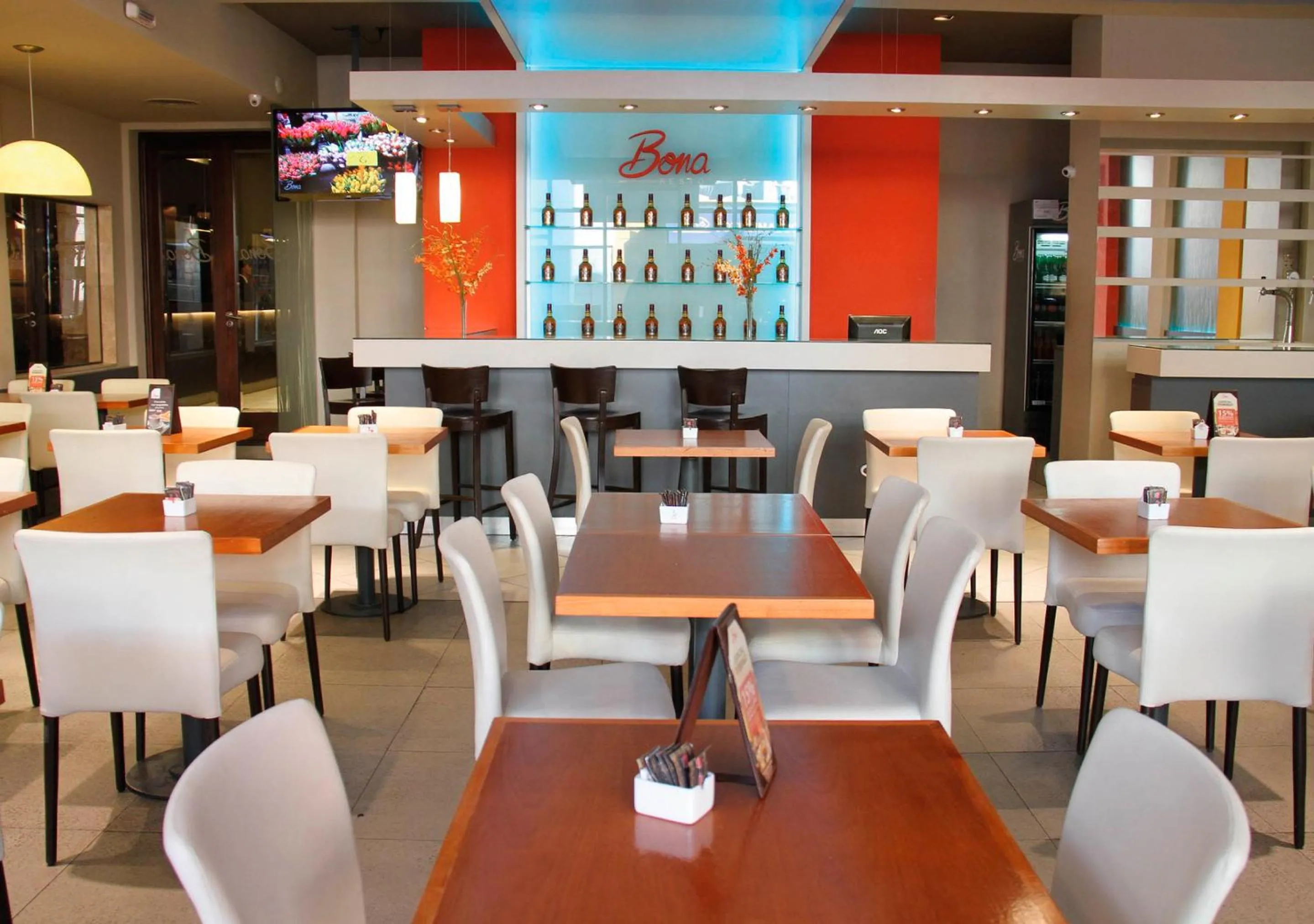 Restaurant/places to eat in Hotel Carlos V