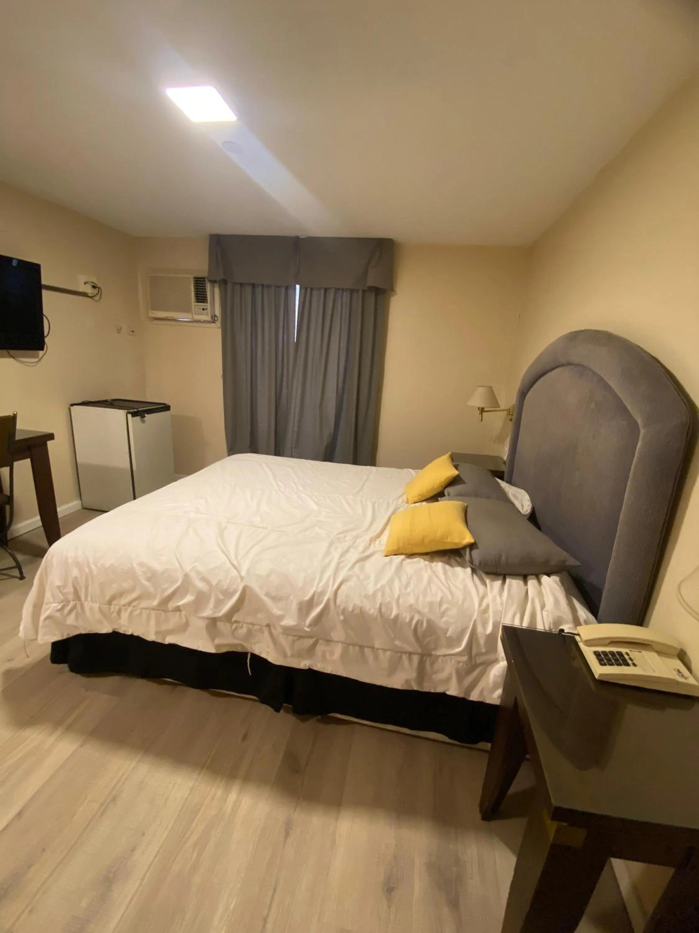 Bedroom, Bed in Hotel Metropol