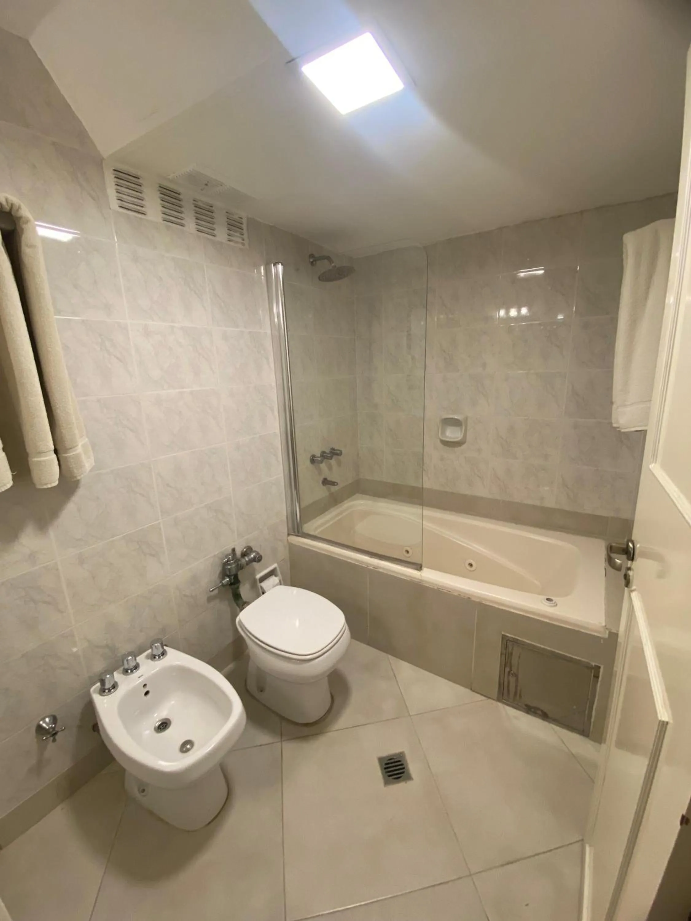 Bathroom in Hotel Metropol