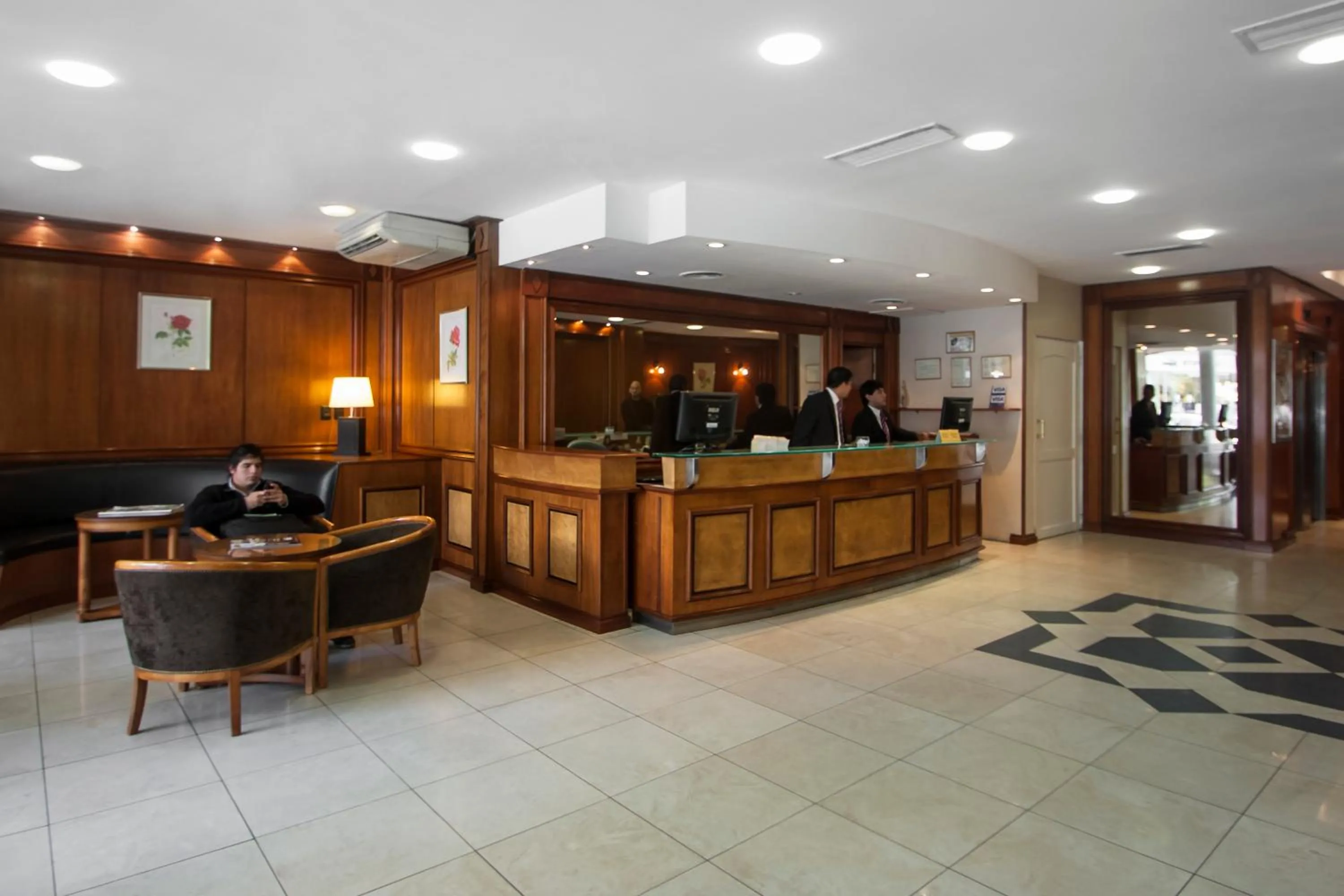 Lobby or reception in Tucuman Center Suites&Business
