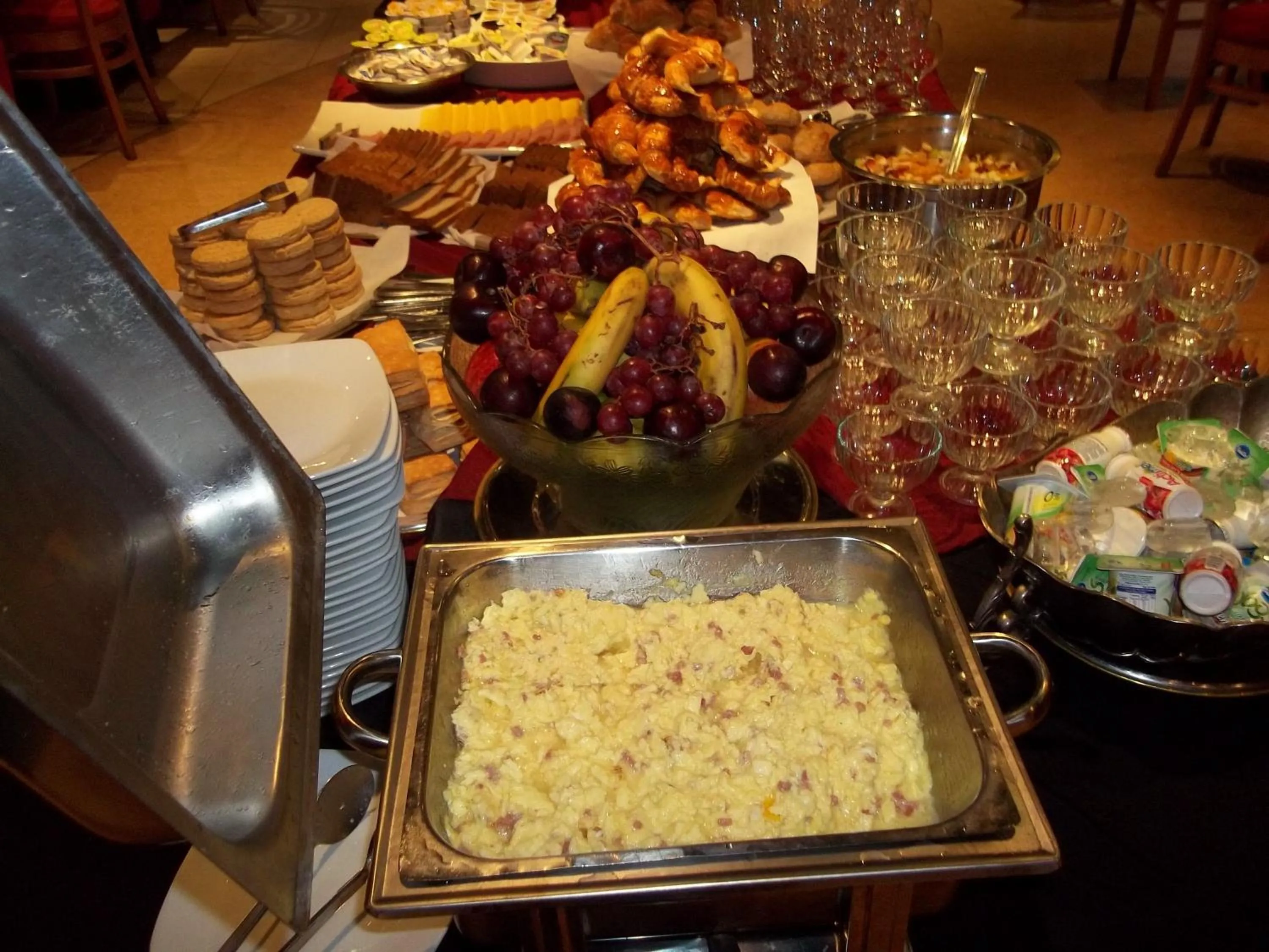 Restaurant/places to eat in Tucuman Center Suites&Business