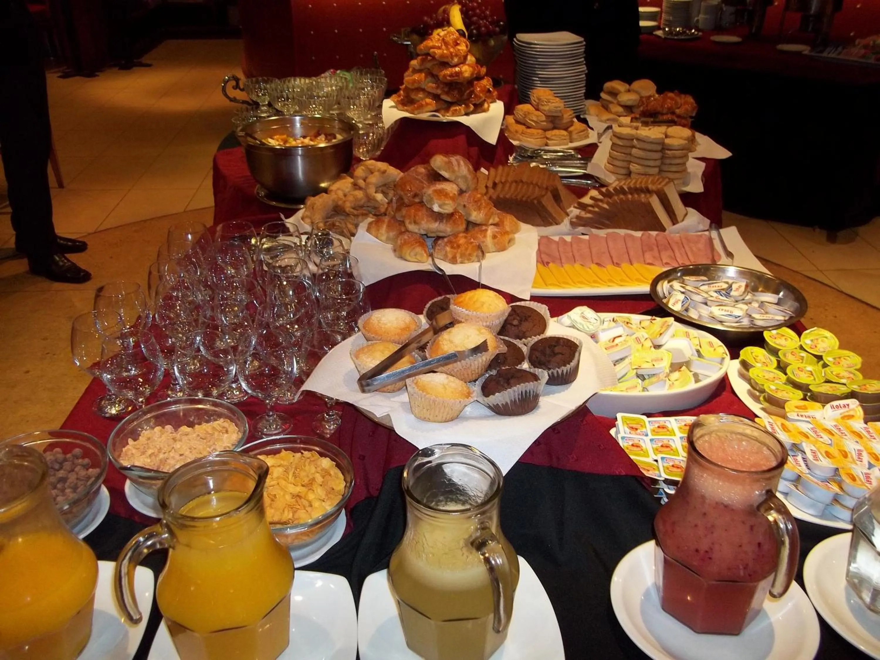 Restaurant/places to eat in Tucuman Center Suites&Business
