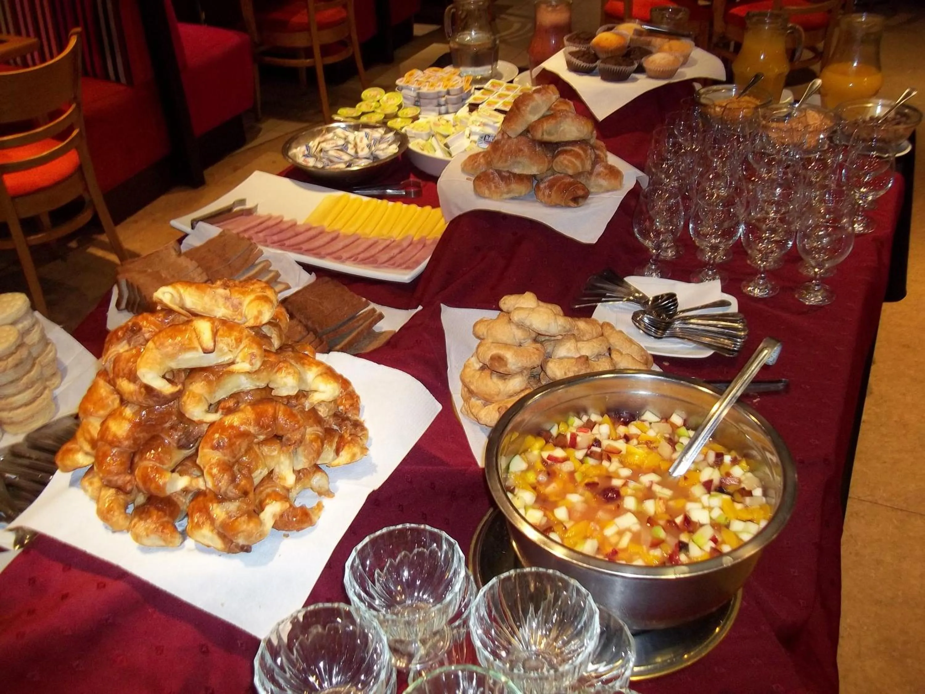 Restaurant/places to eat in Tucuman Center Suites&Business