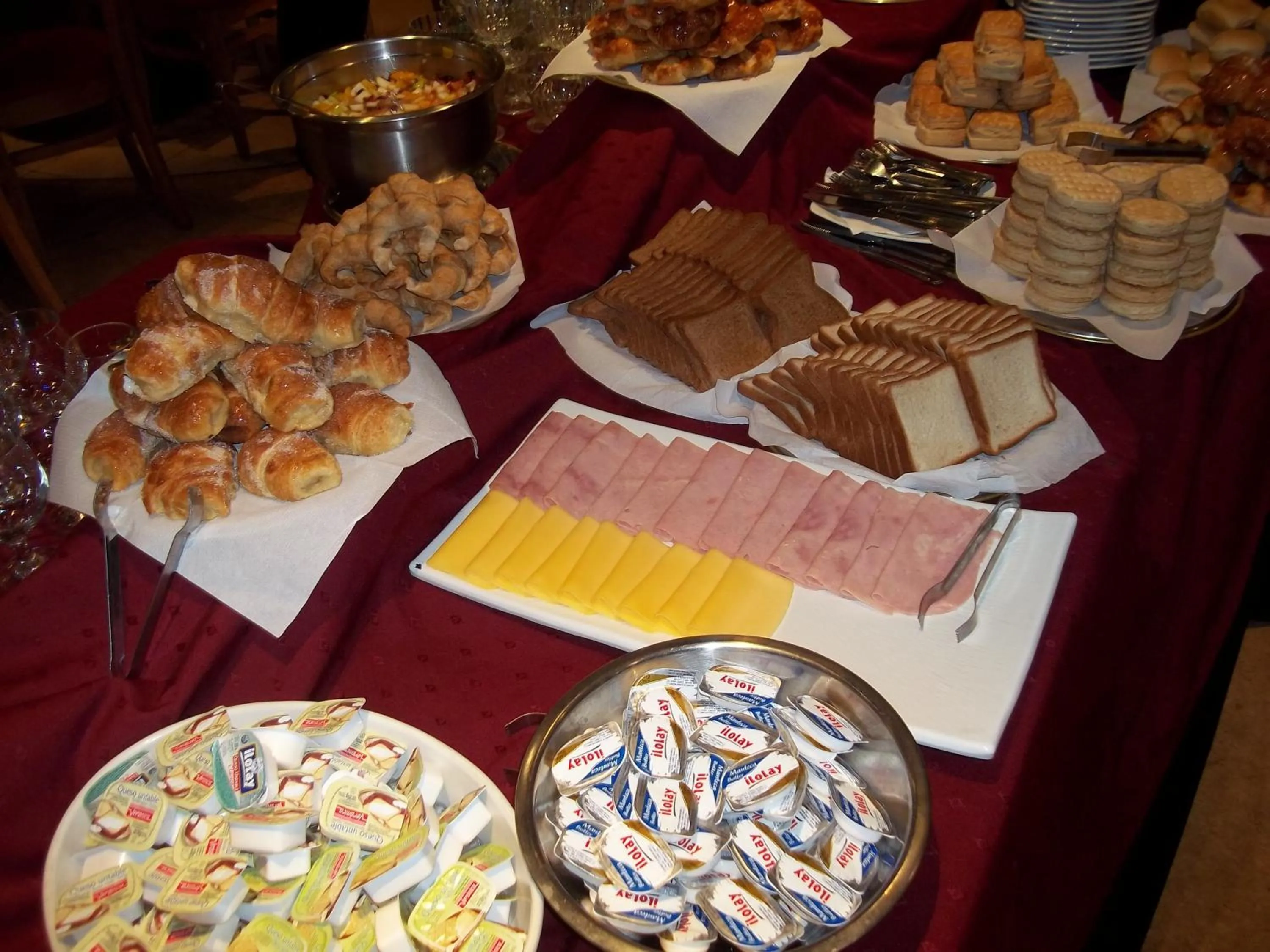 Restaurant/places to eat in Tucuman Center Suites&Business