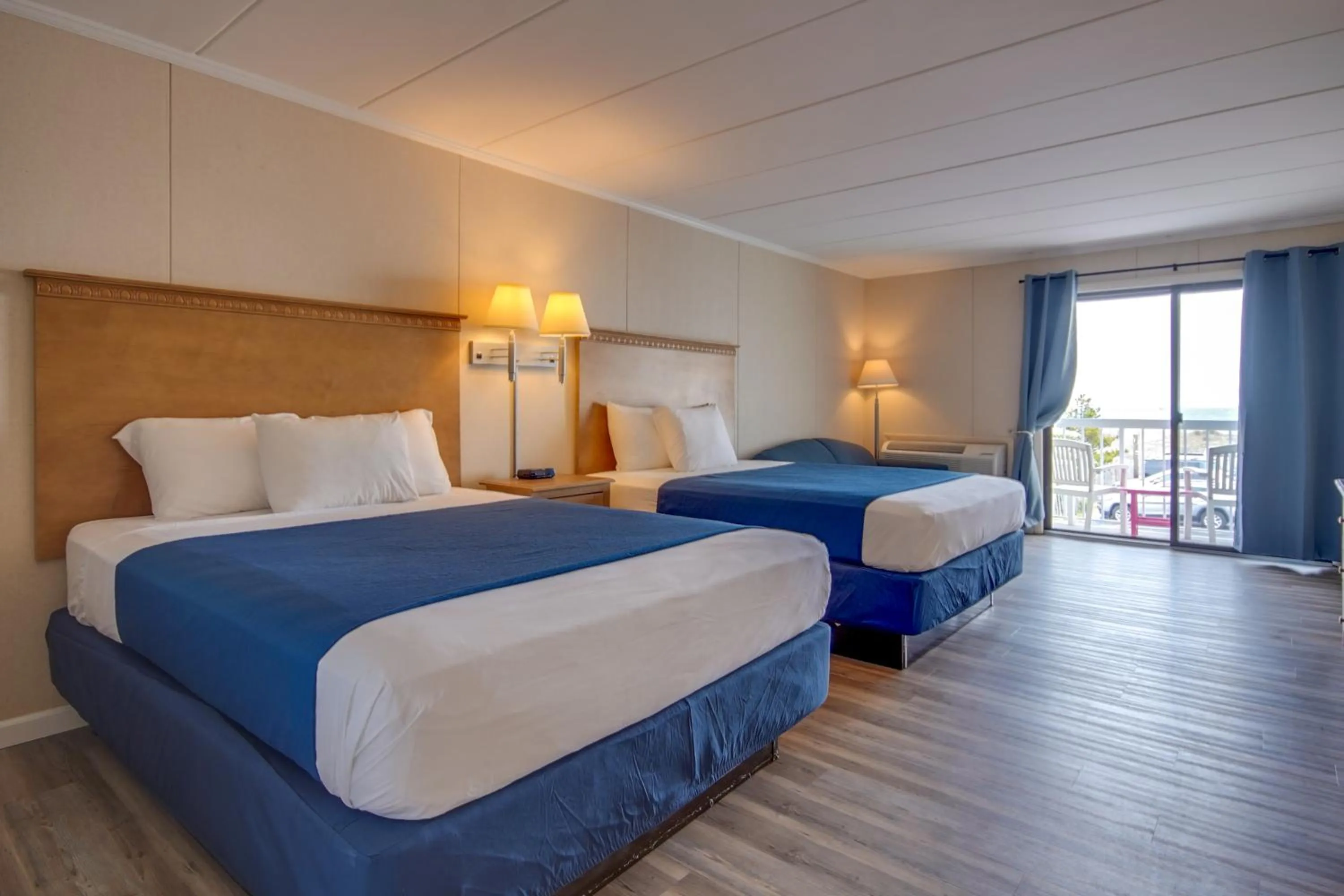 Bedroom, Bed in Flamingo Motel