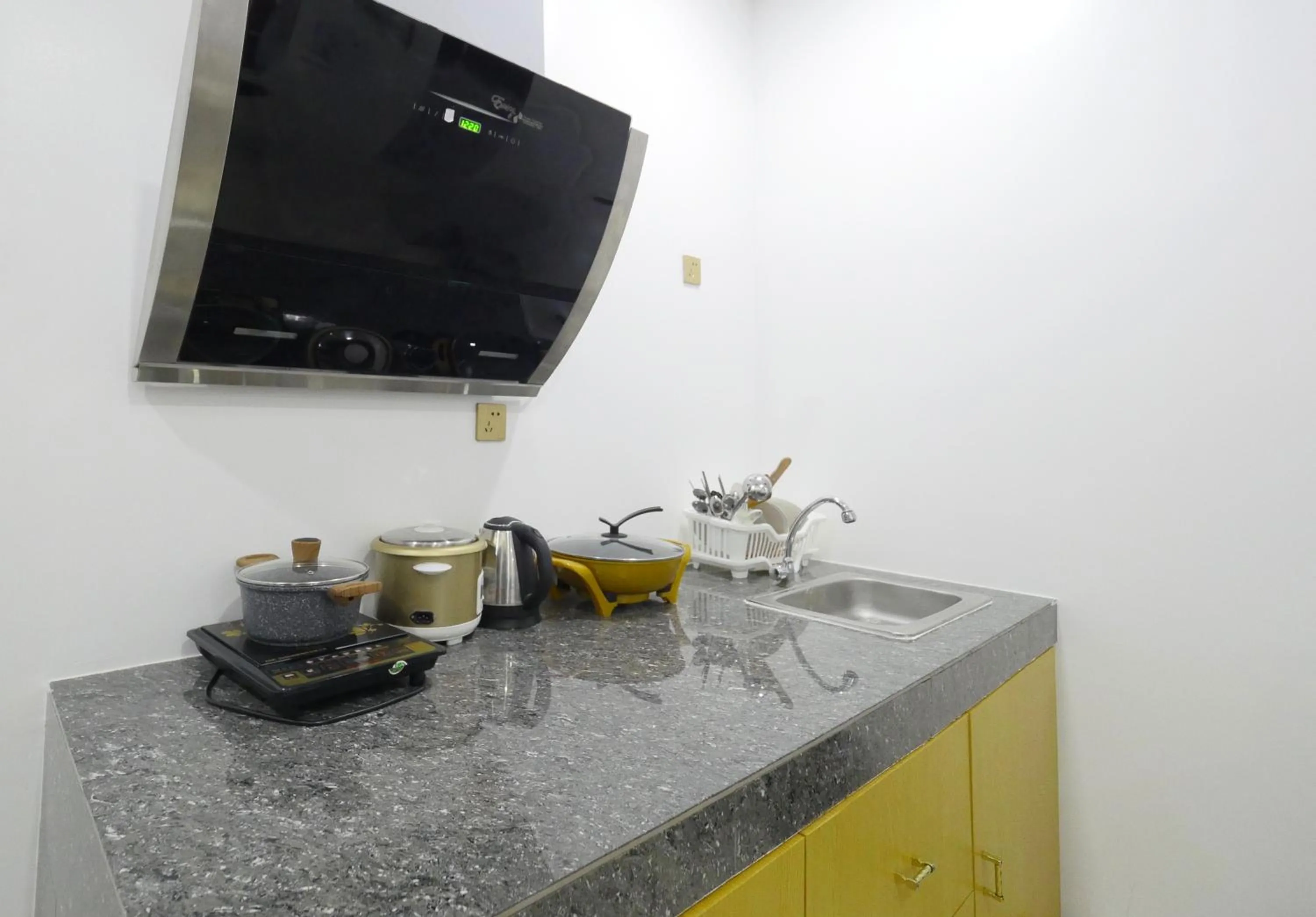 kitchen in Mirage Suites de Boracay