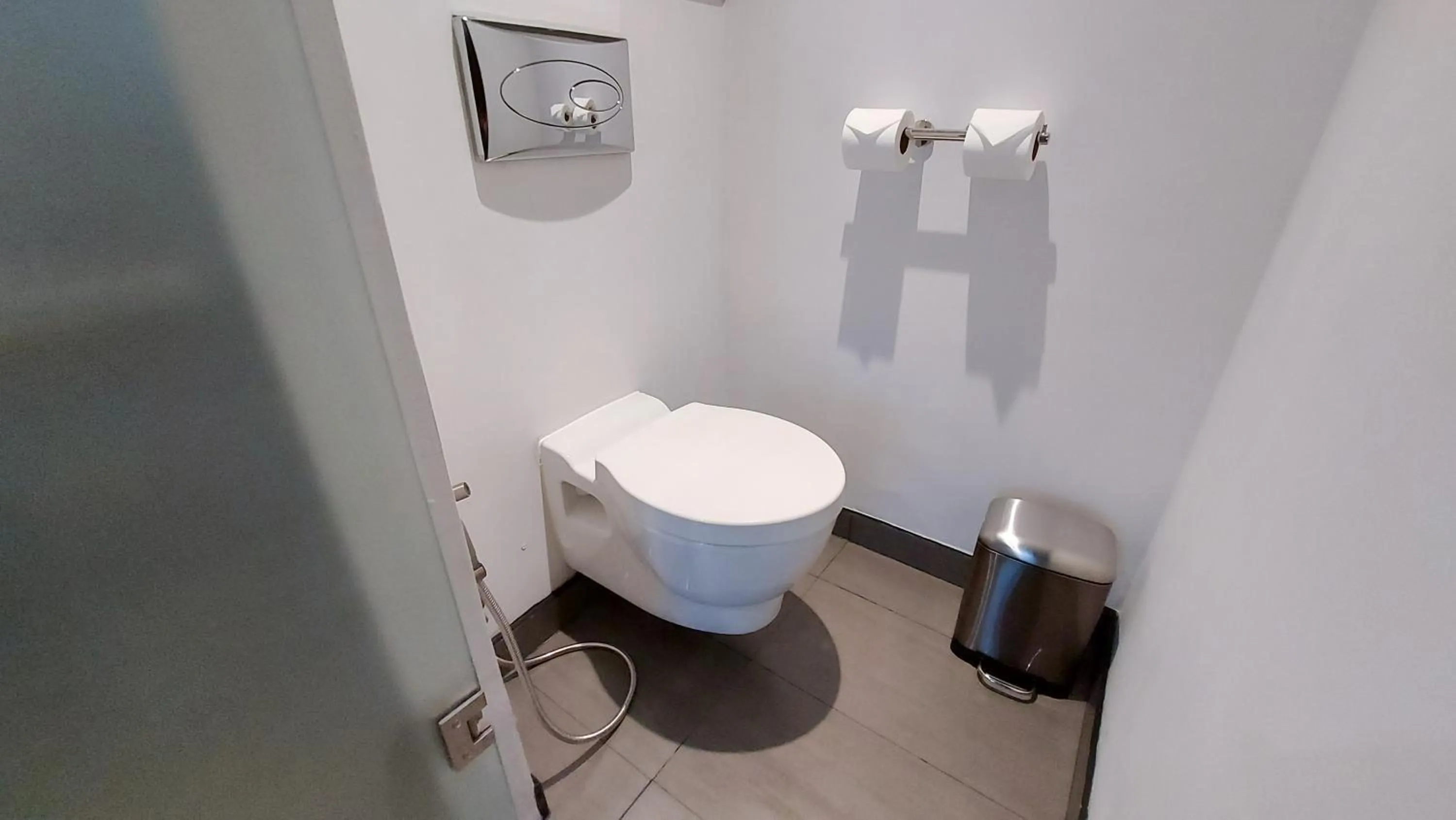 Toilet in Novotel Bangkok Bangna