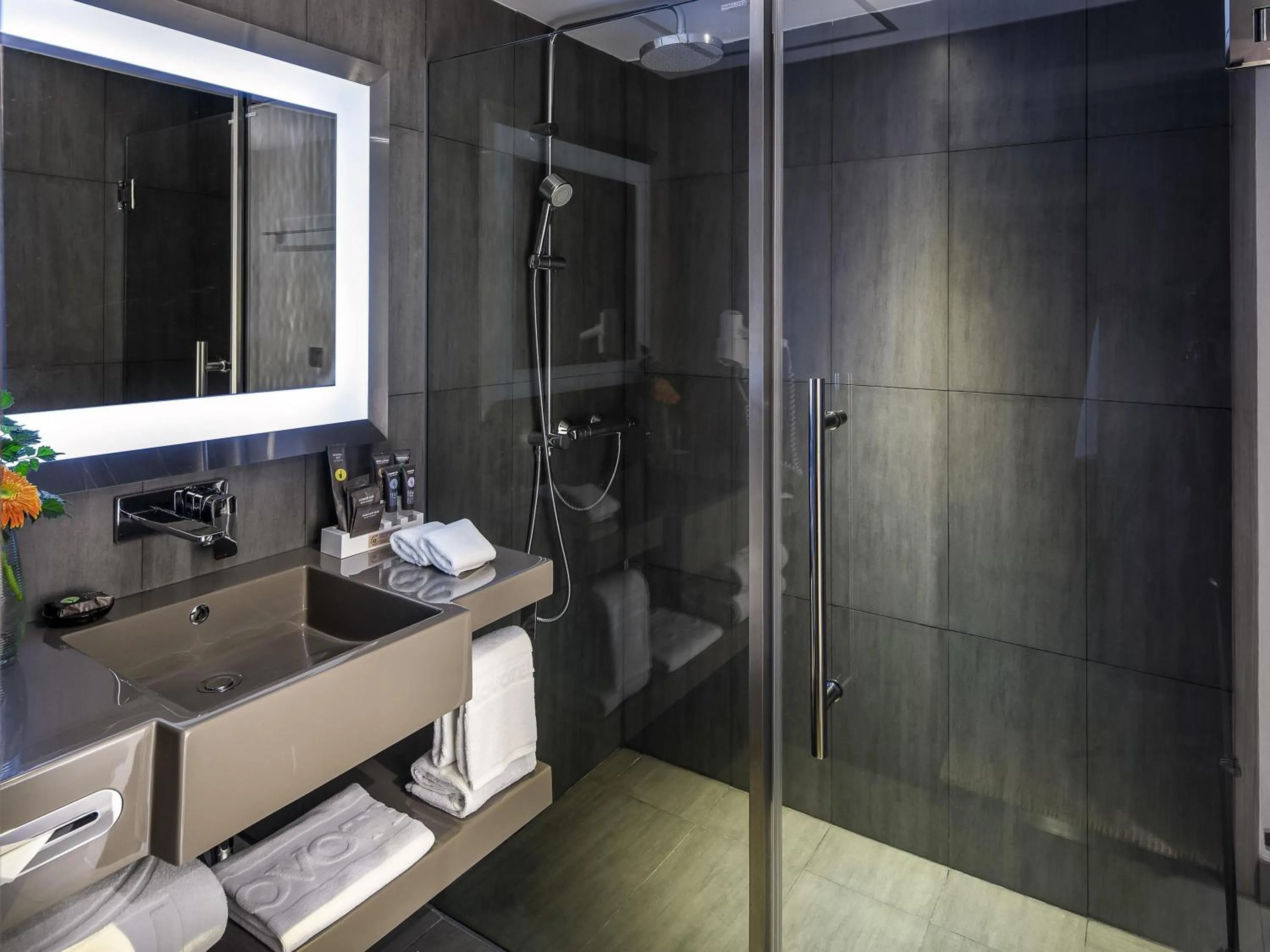 Bedroom in Novotel Bangkok Bangna