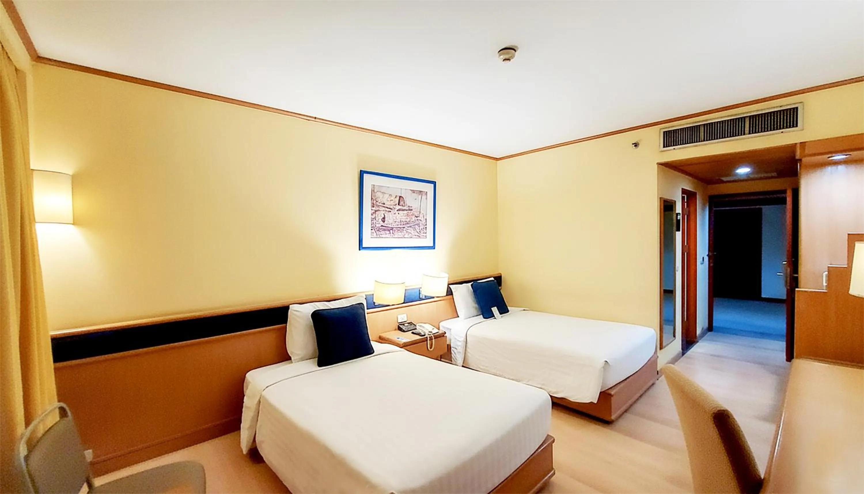 Bed in Novotel Bangkok Bangna