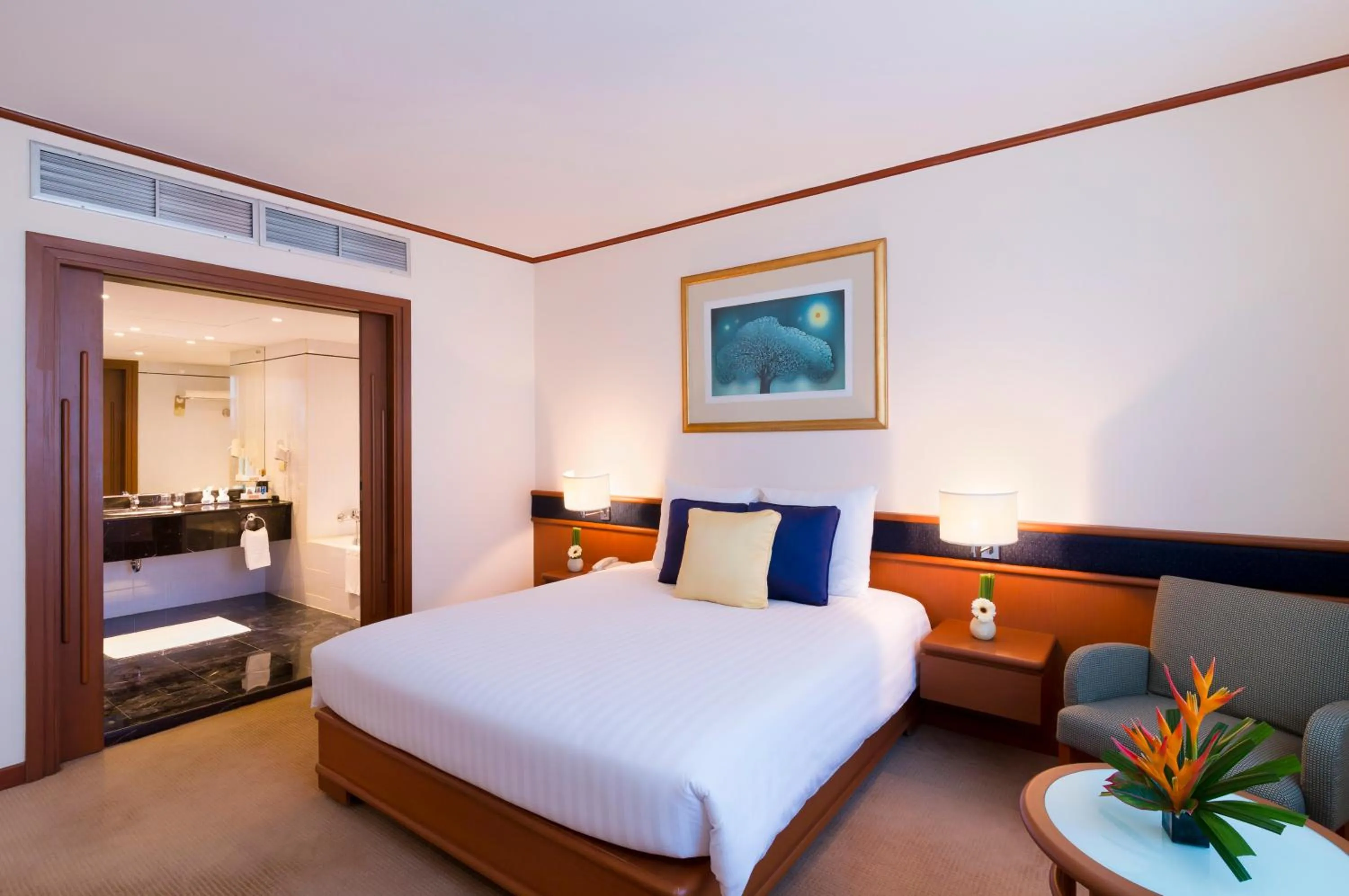 Bed in Novotel Bangkok Bangna