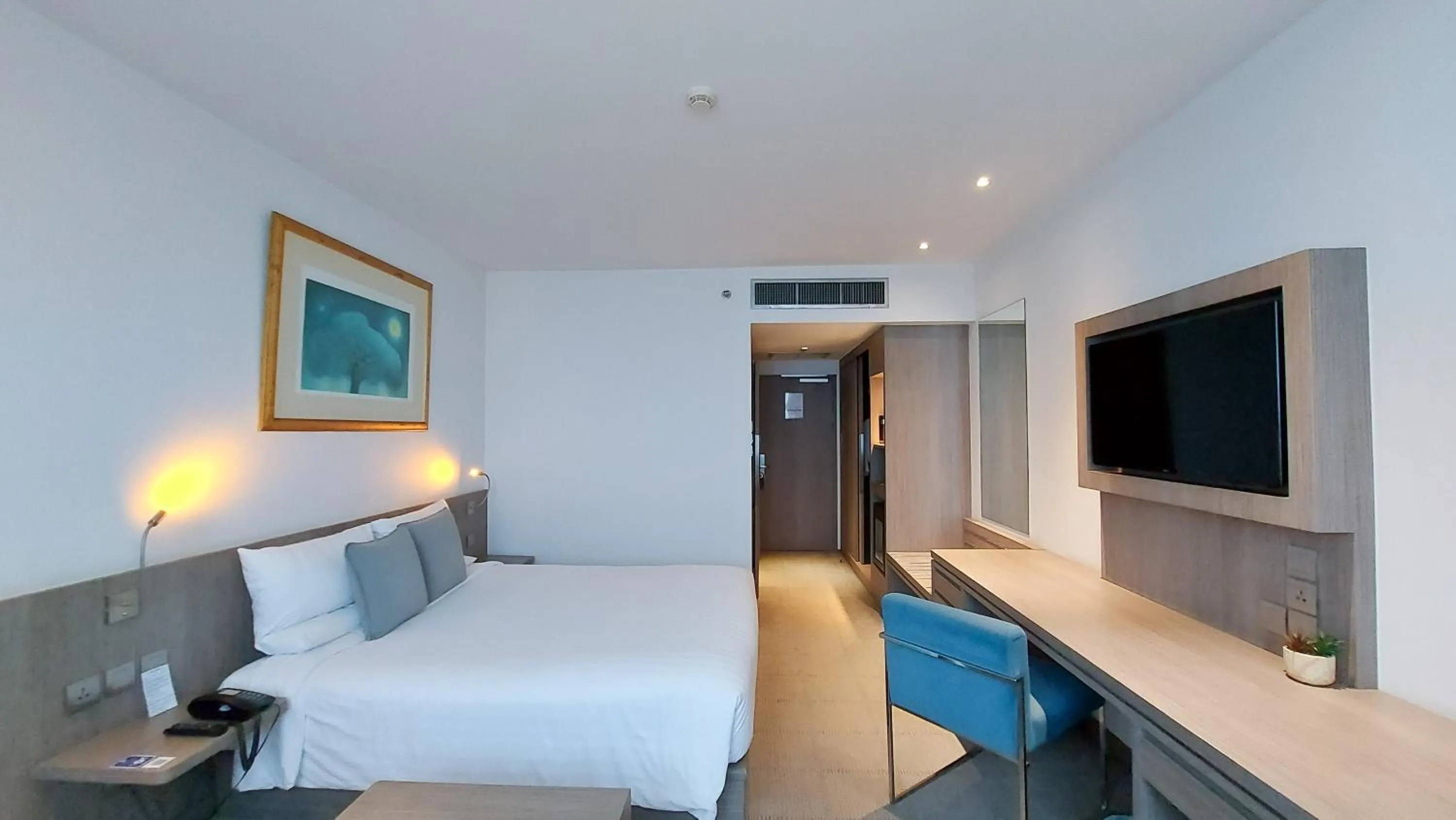 View (from property/room), Bed in Novotel Bangkok Bangna