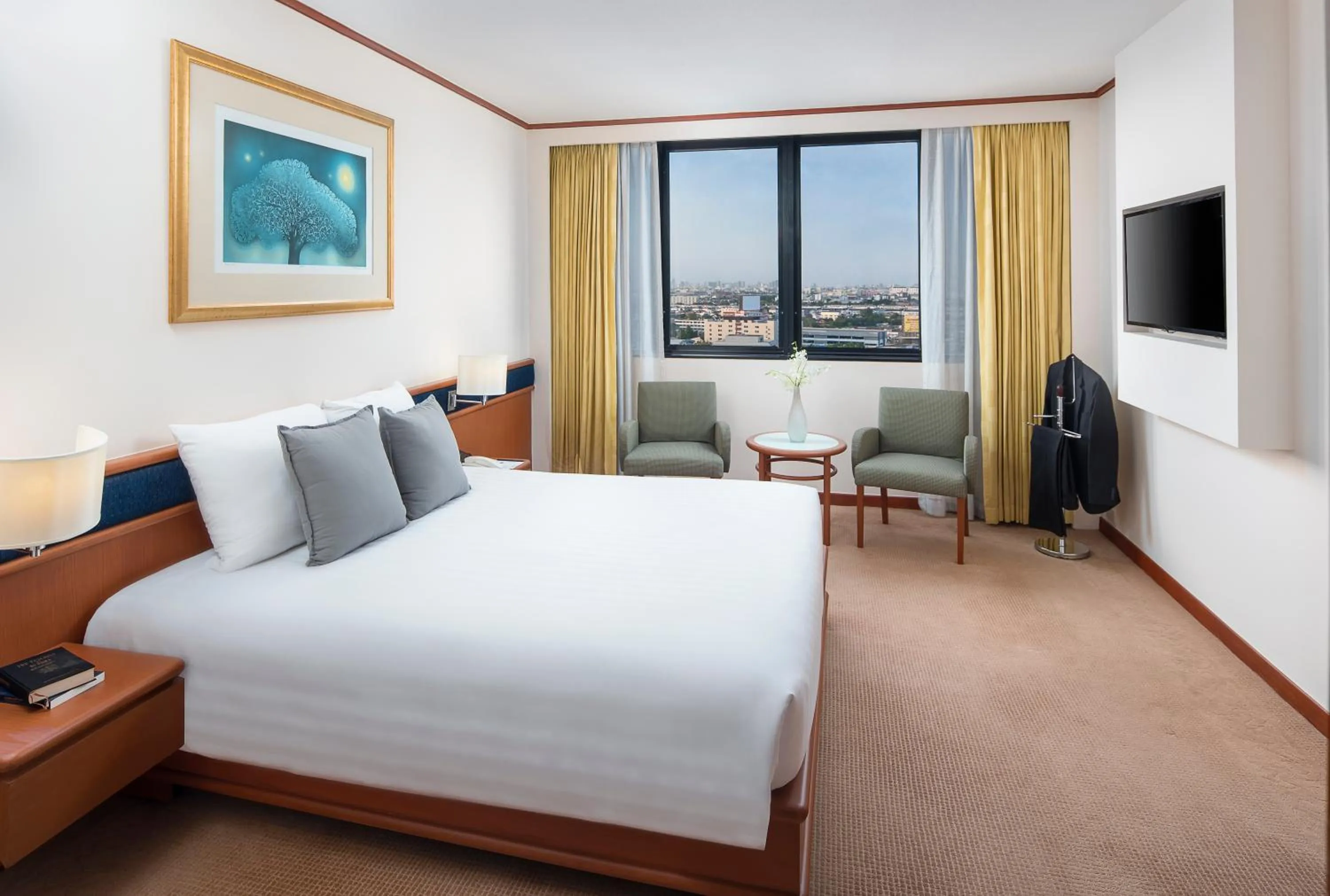 Bed in Novotel Bangkok Bangna