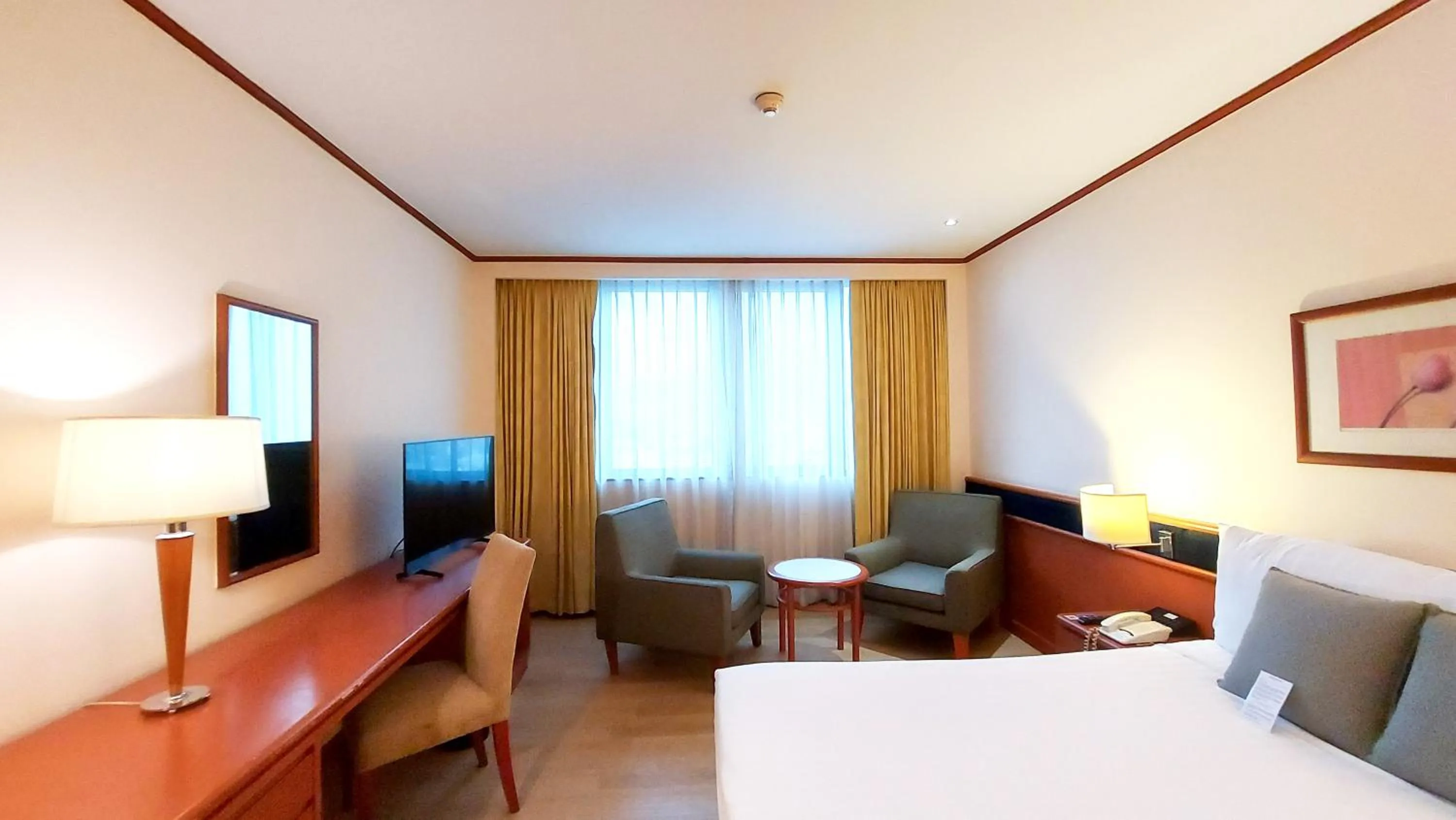 Bed in Novotel Bangkok Bangna