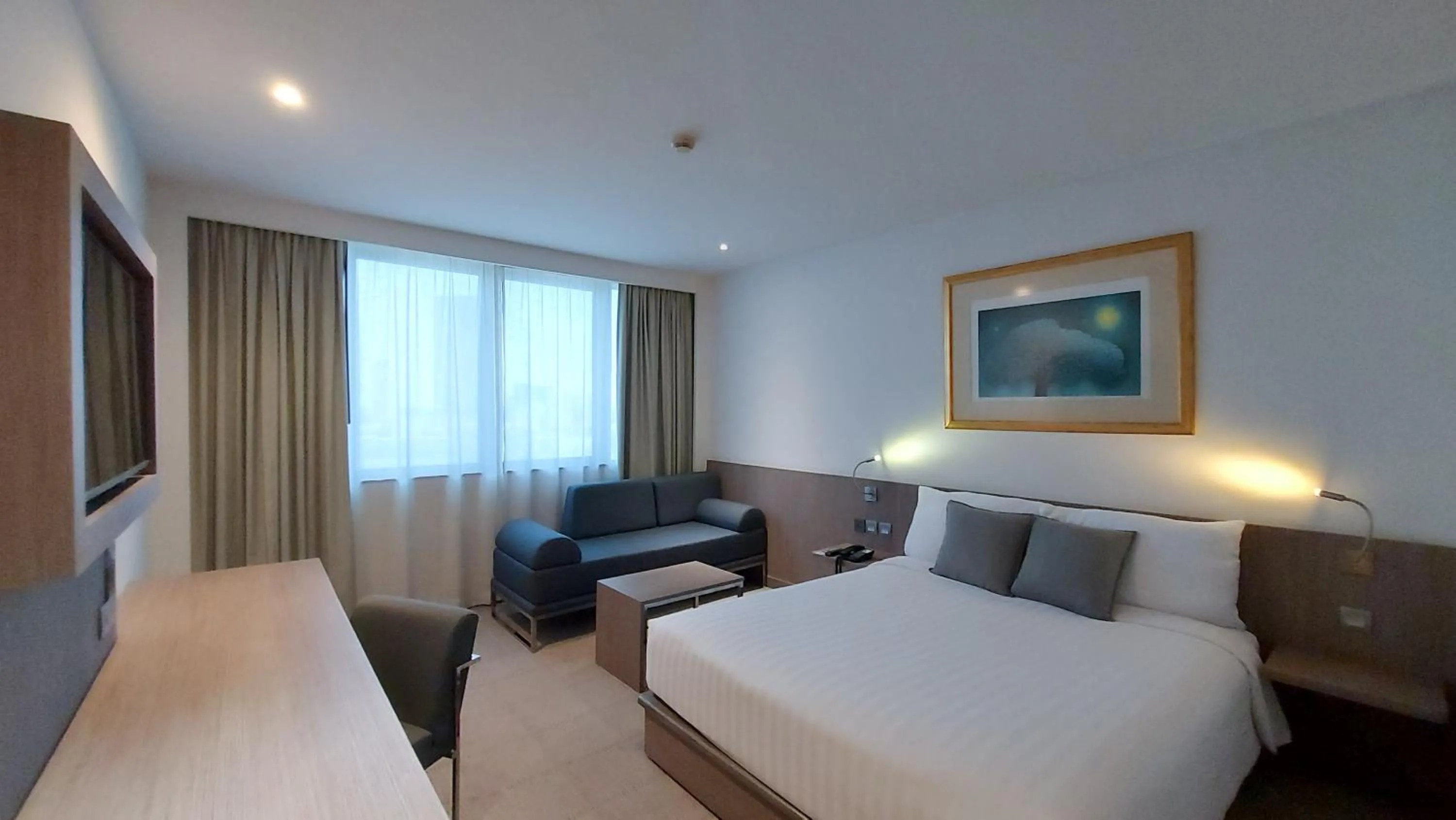 Bed in Novotel Bangkok Bangna