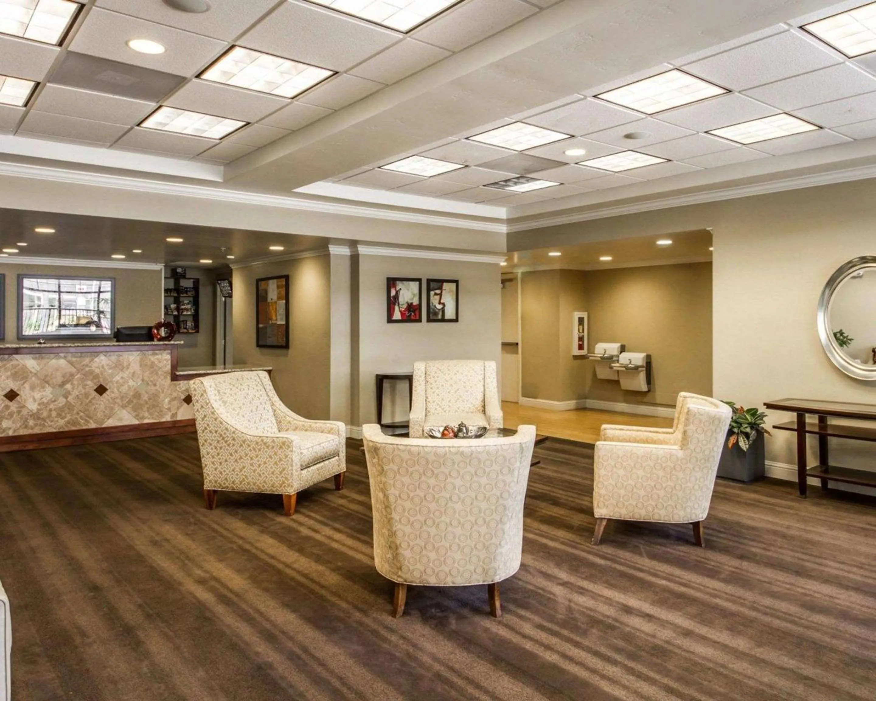 Lobby or reception in Hotel Med Park, an Ascend Collection Hotel