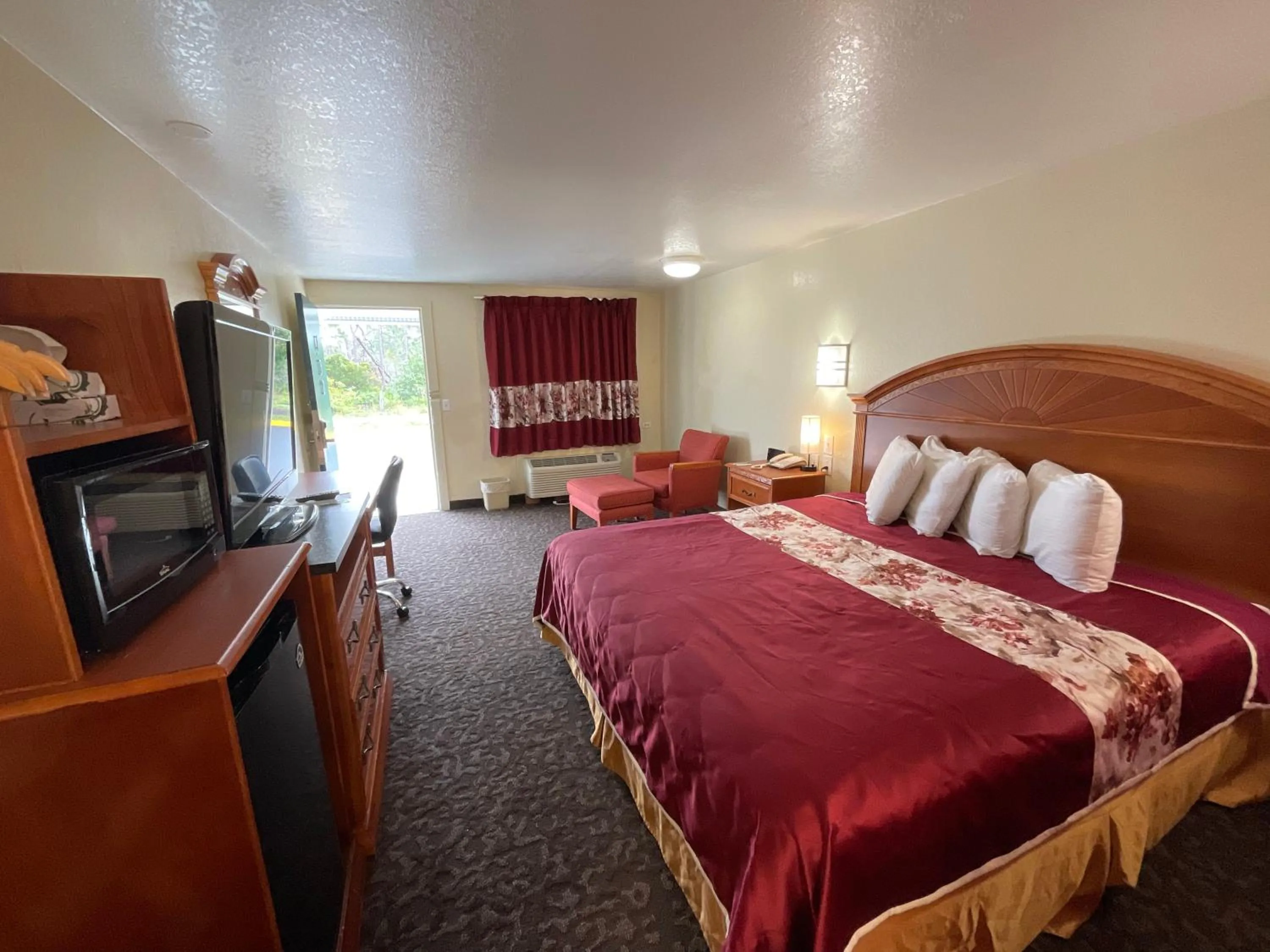 Bed in Knights Inn Punta Gorda