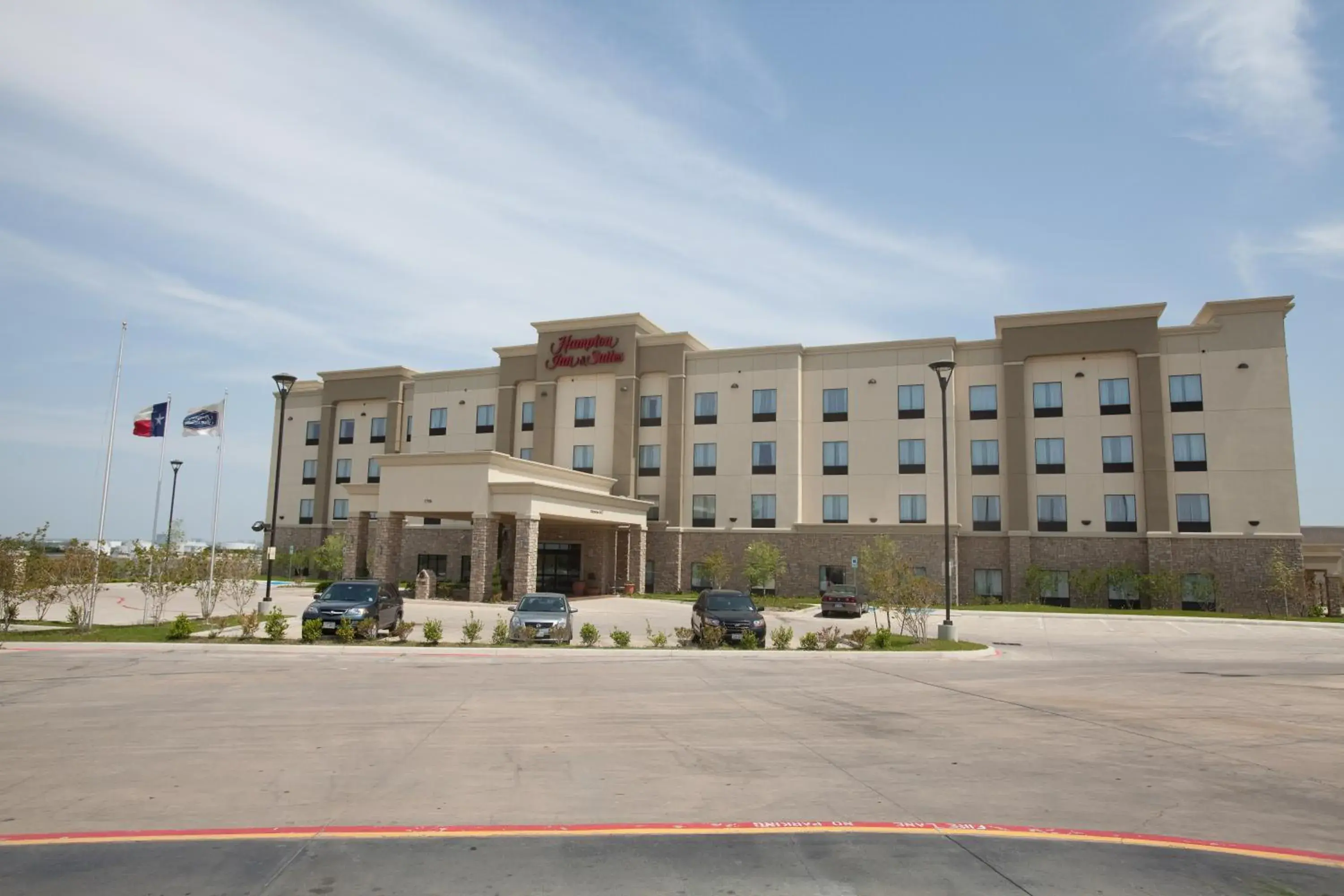Facade/entrance in Hampton Inn & Suites Dallas I-30 Cockrell Hill, Tx Facade/entrance in Hampton Inn & Suites Dallas I-30 Cockrell Hill, Tx