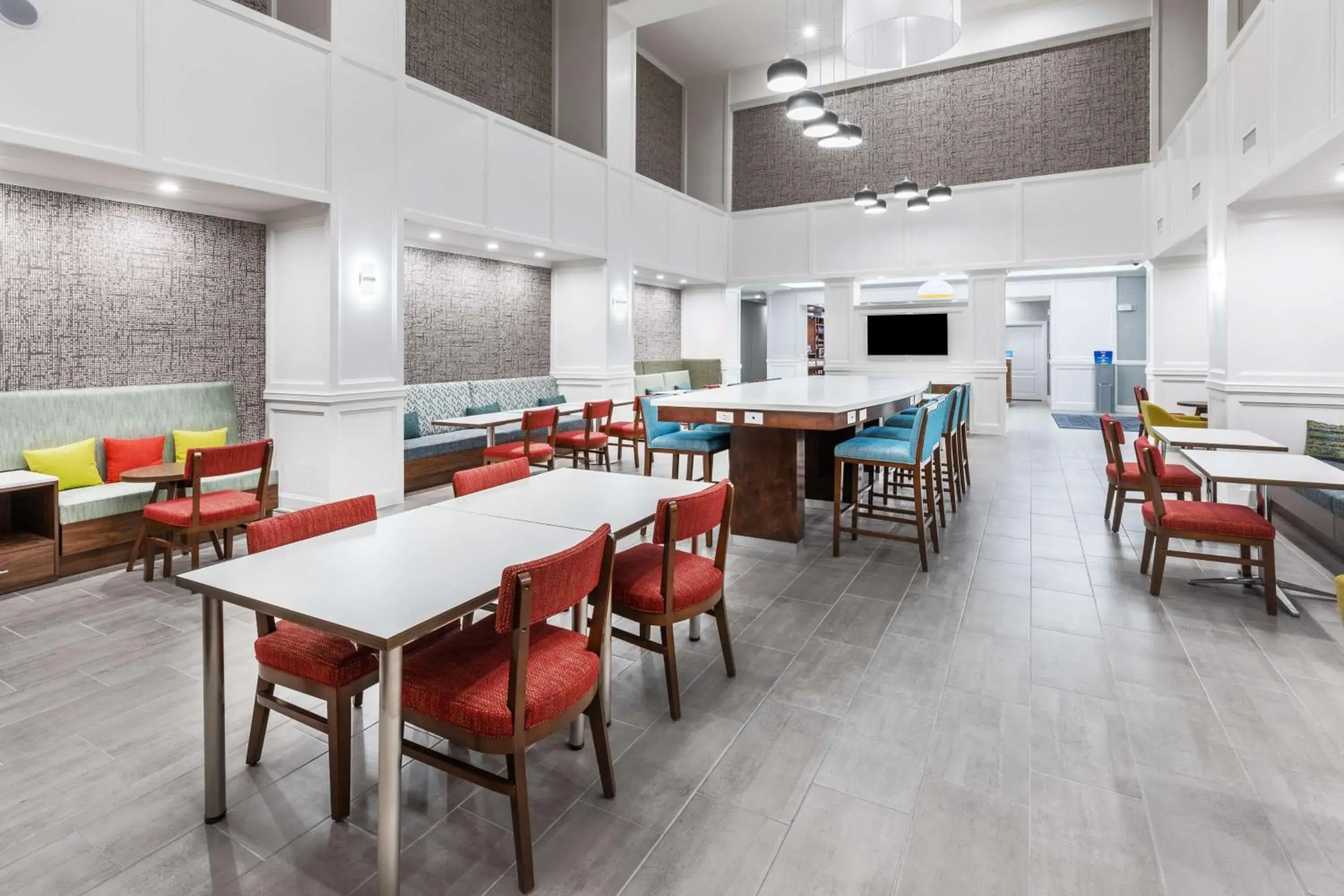 Lobby or reception in Hampton Inn & Suites Dallas I-30 Cockrell Hill, Tx Lobby or reception in Hampton Inn & Suites Dallas I-30 Cockrell Hill, Tx