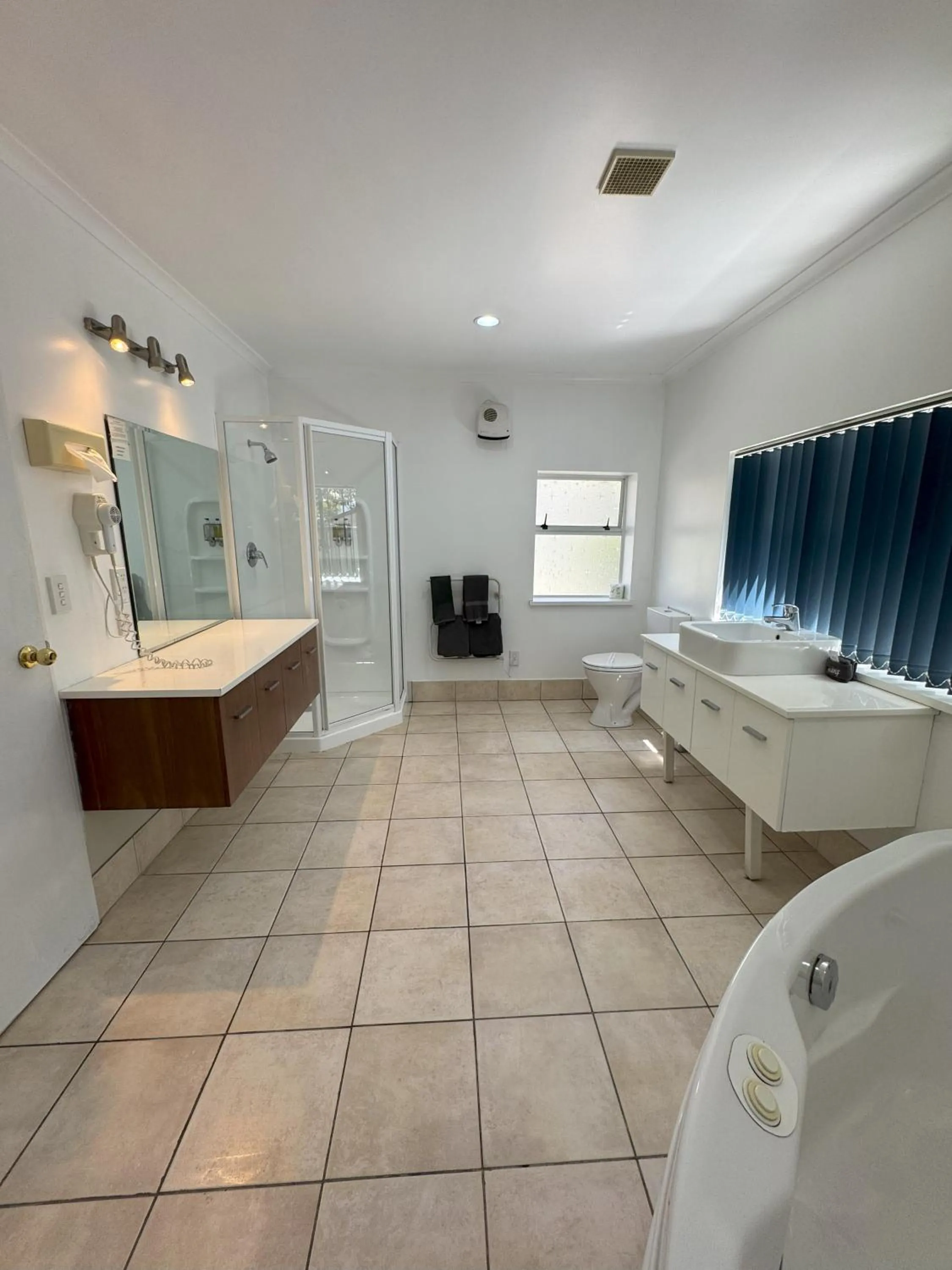 Bathroom in Aldan Lodge