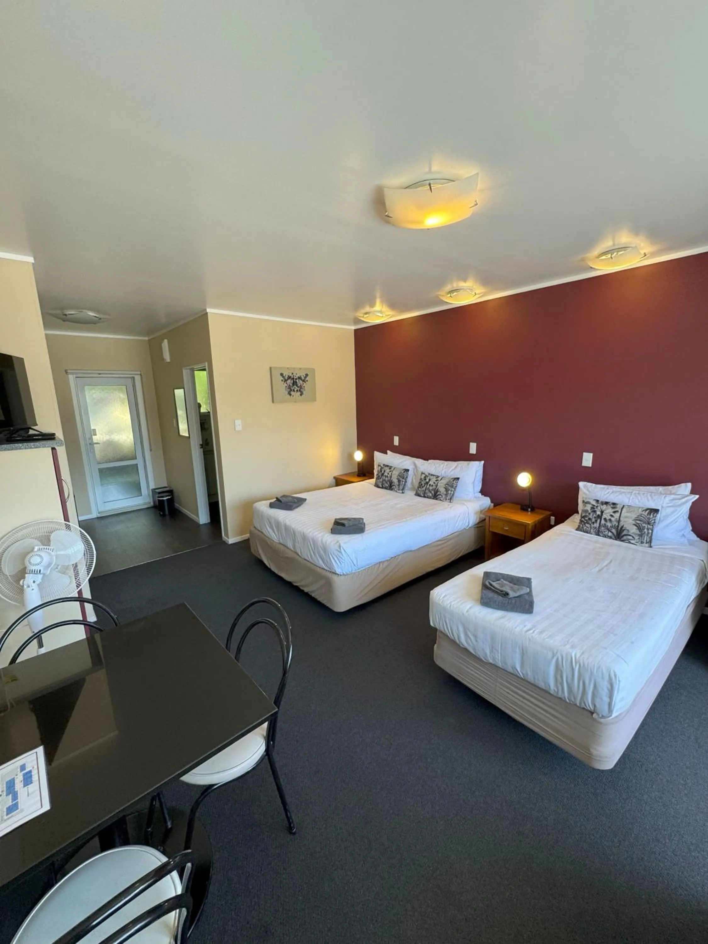 Bedroom, Bed in Aldan Lodge