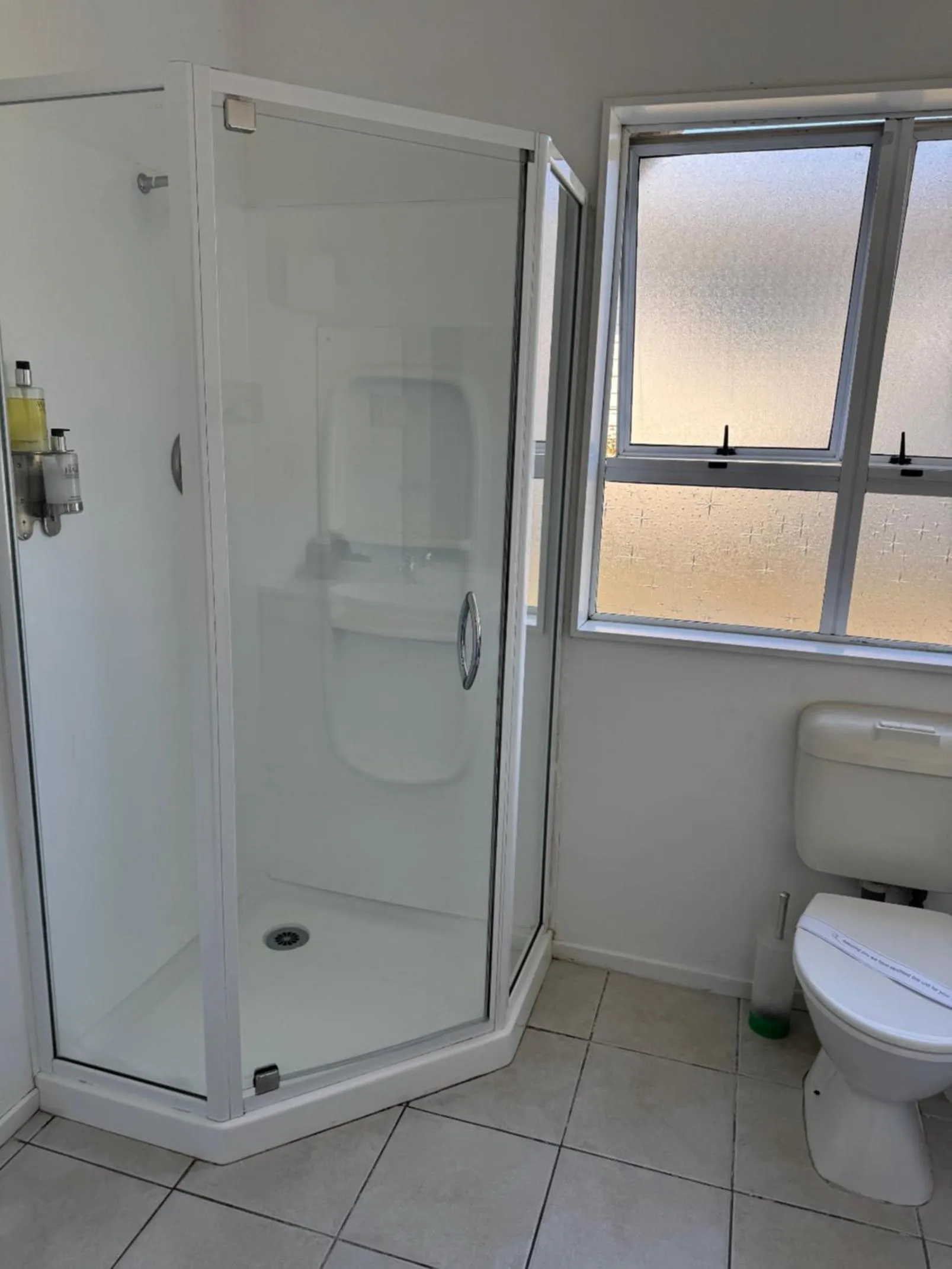 Shower in Aldan Lodge