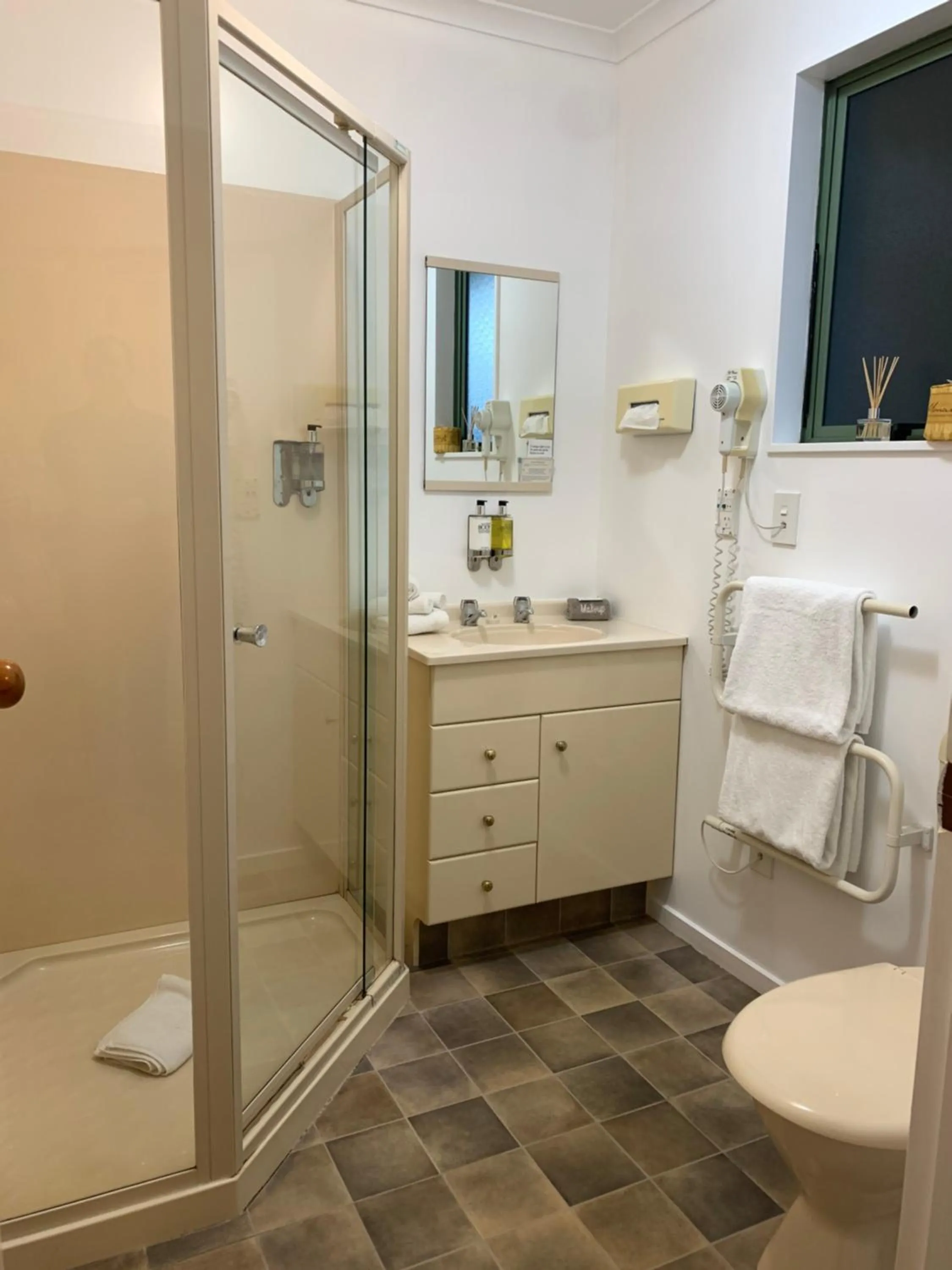 Bathroom in Aldan Lodge