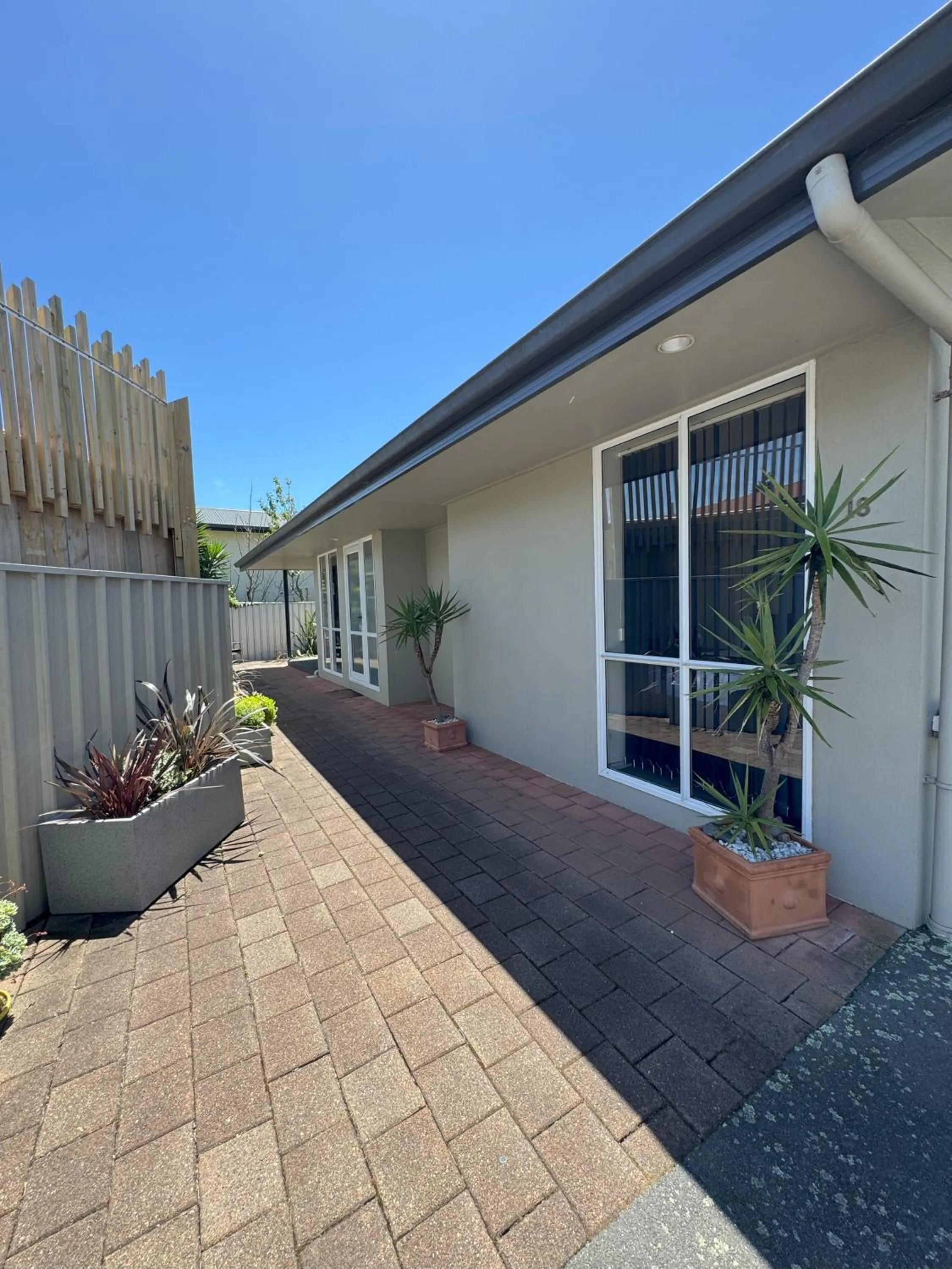 Facade/entrance in Aldan Lodge