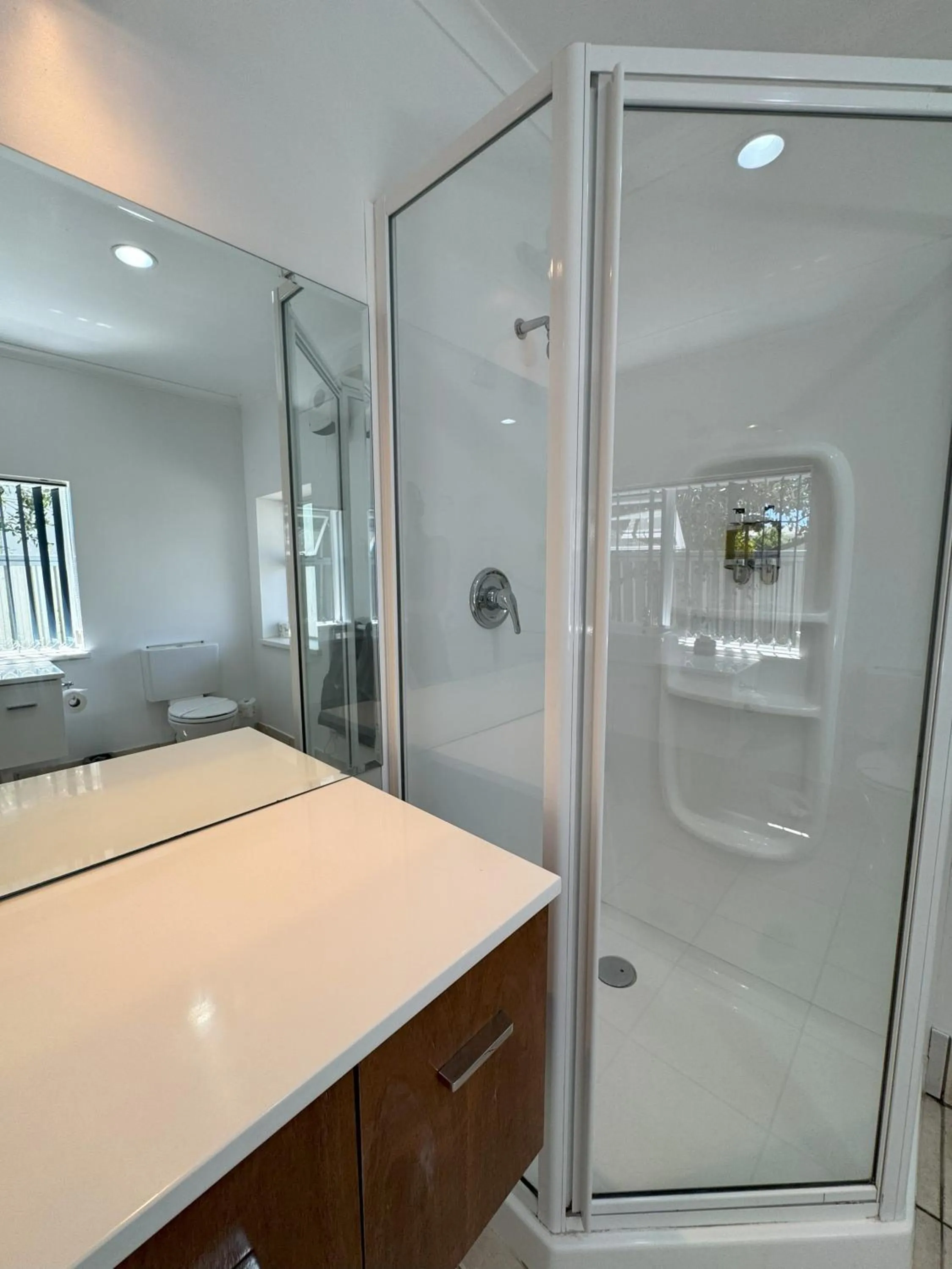 Shower in Aldan Lodge