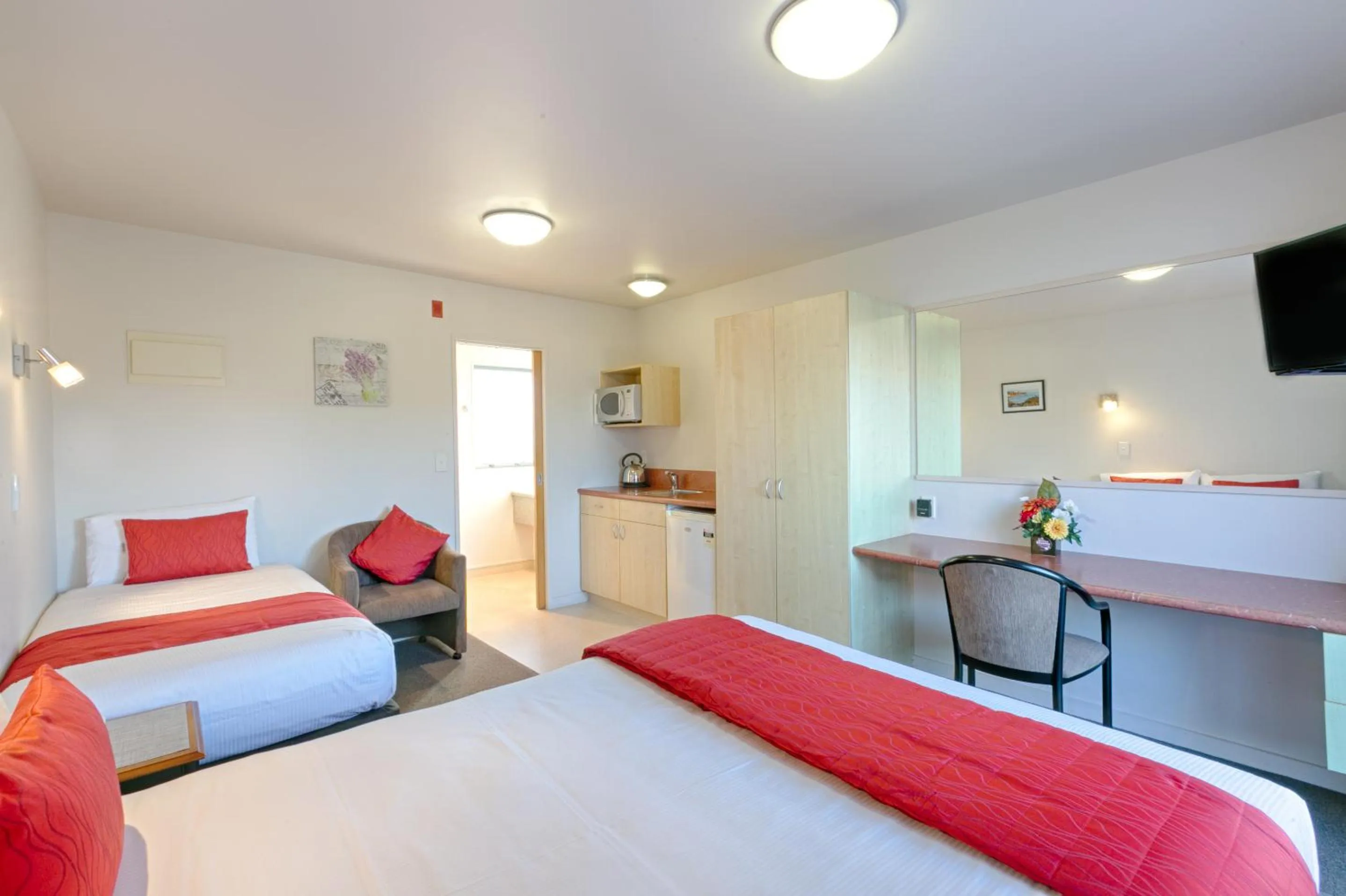 Photo of the whole room, Bed in Bella Vista Motel Westport