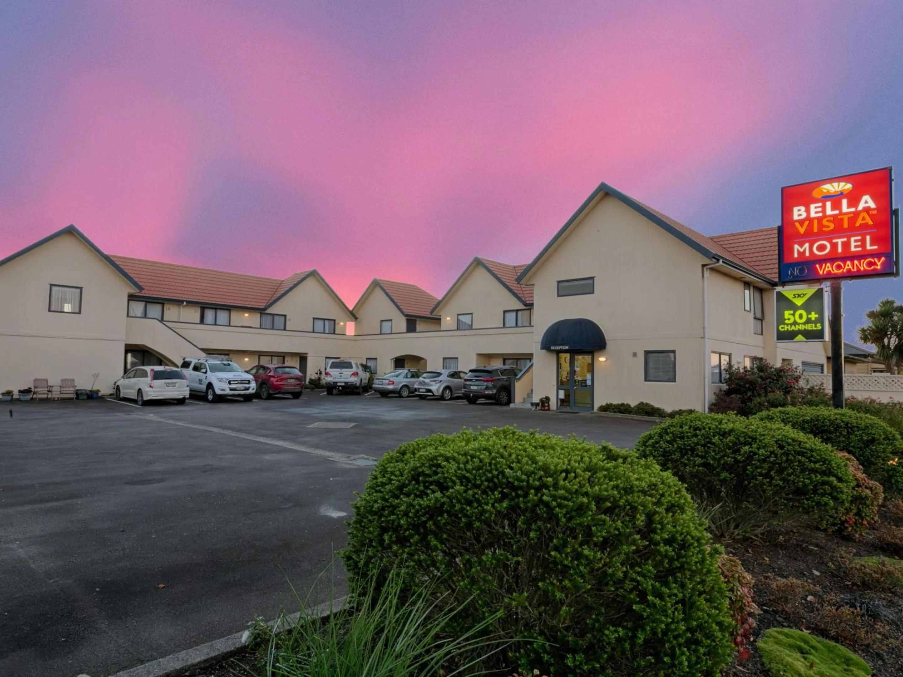 Property building in Bella Vista Motel Westport