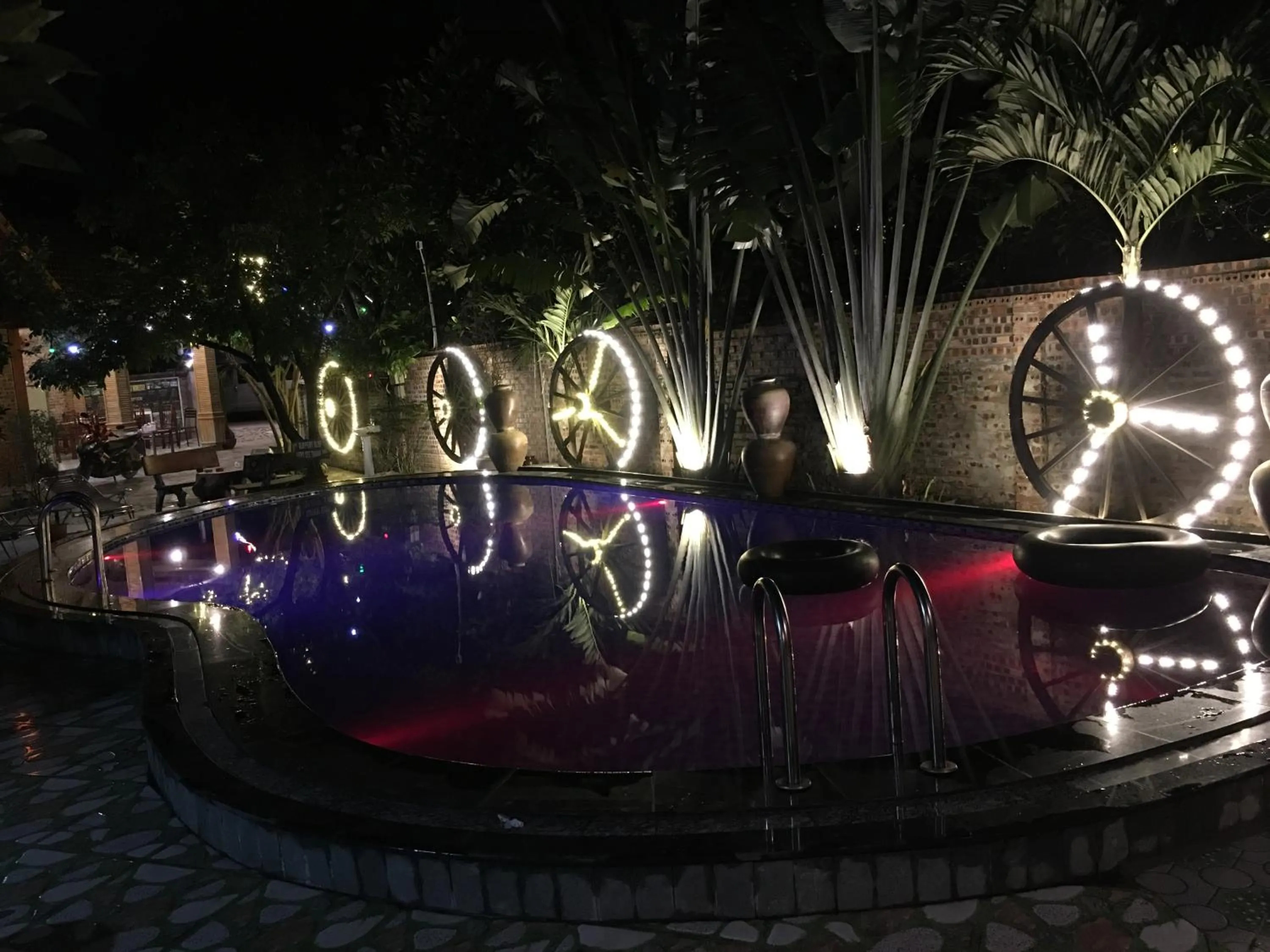 Pool view in Tam Coc Thanh Dat Homestay