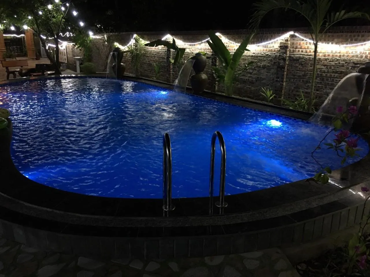 Swimming pool in Tam Coc Thanh Dat Homestay